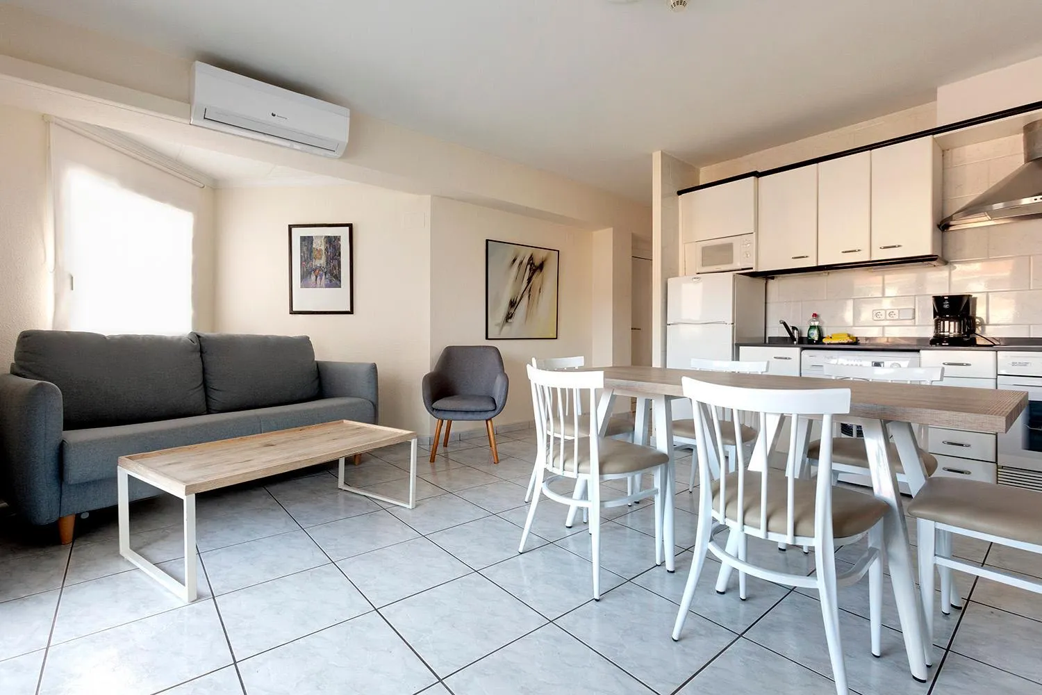 Kitchen or kitchenette in Apartamentos Empuriabrava Maurici Park