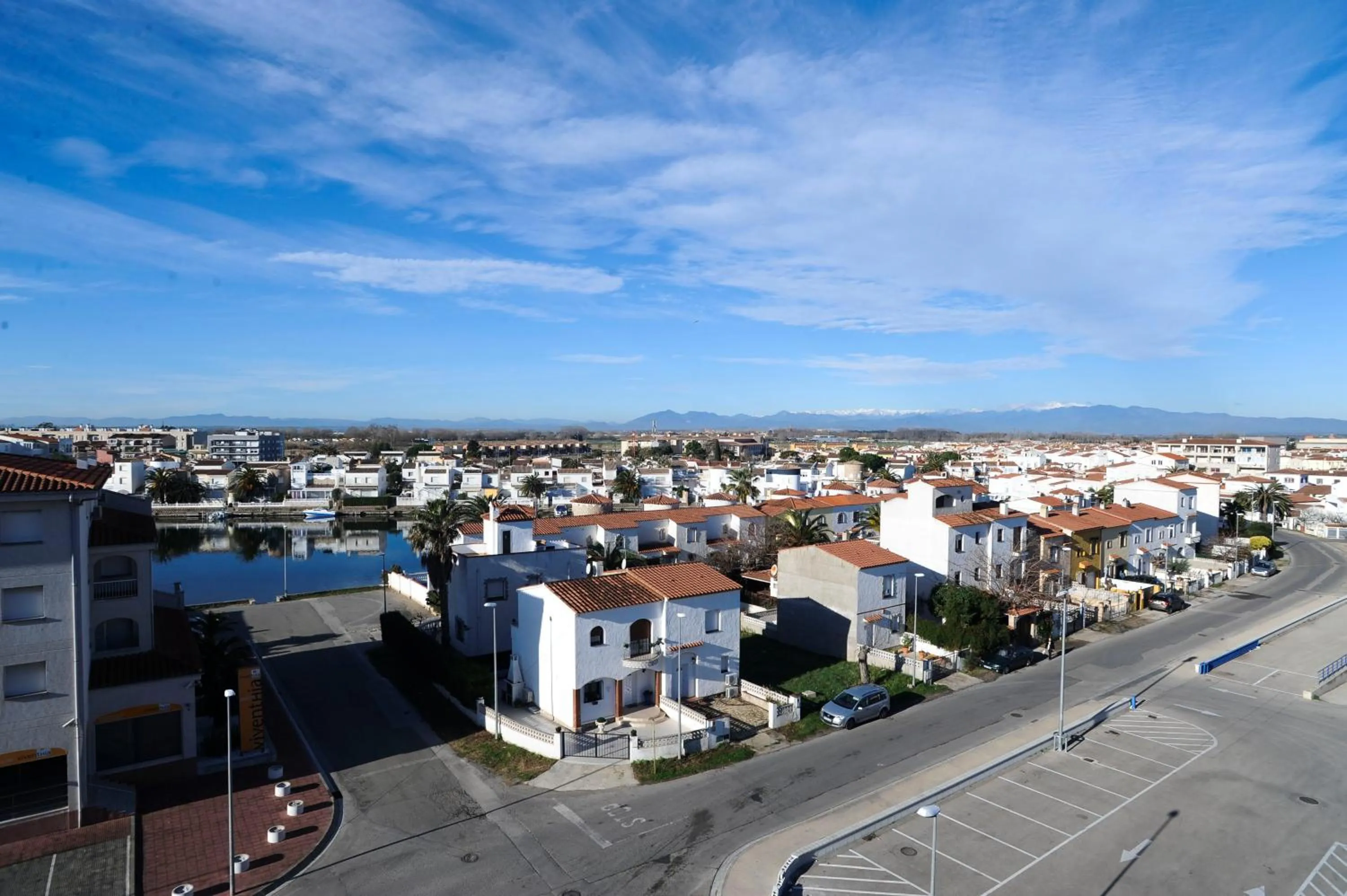 Bird's eye view in Apartamentos Empuriabrava Maurici Park