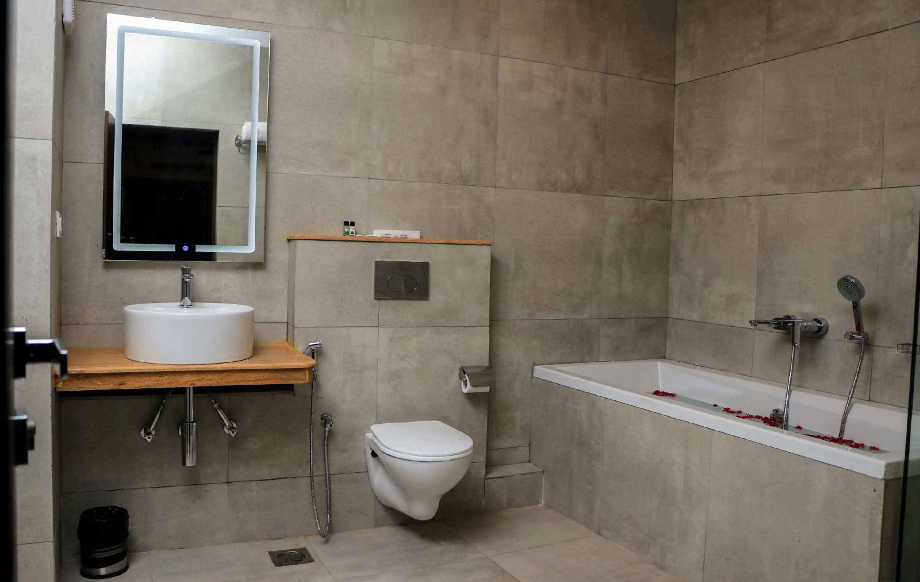 Toilet in Sia Signature Calangute