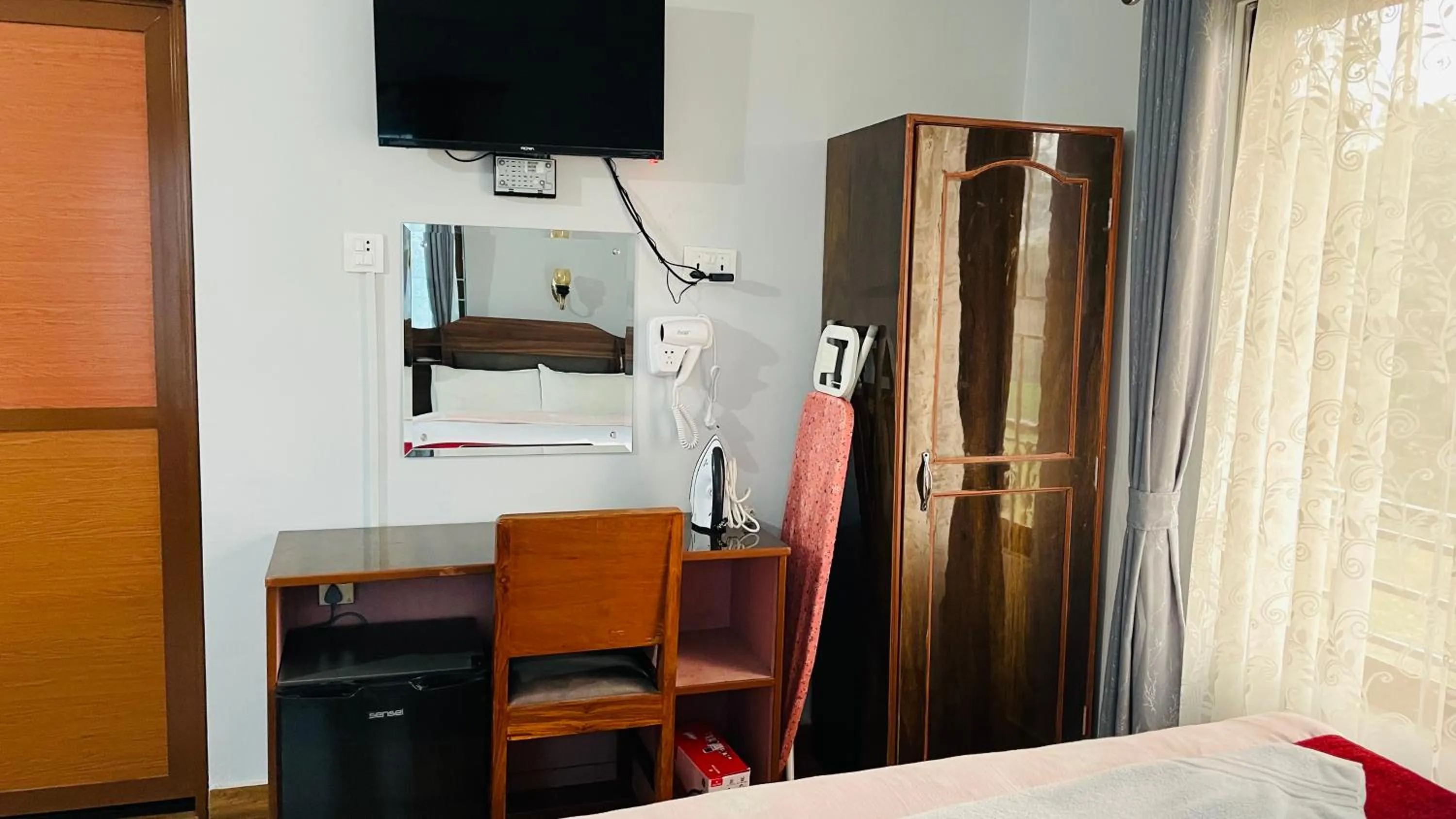 Bed in Hotel Nepal Inn Sauraha