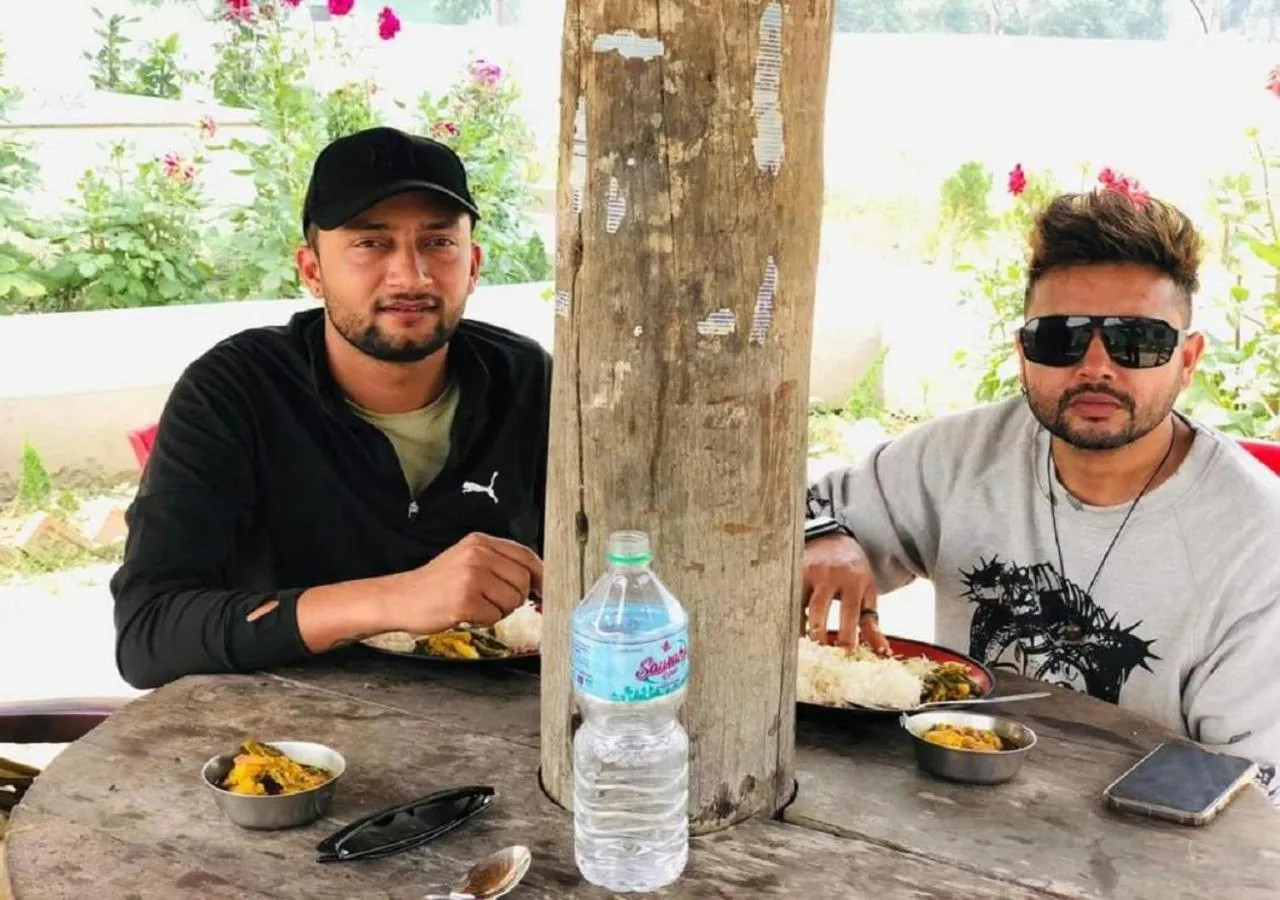 group of guests in Hotel Nepal Inn Sauraha