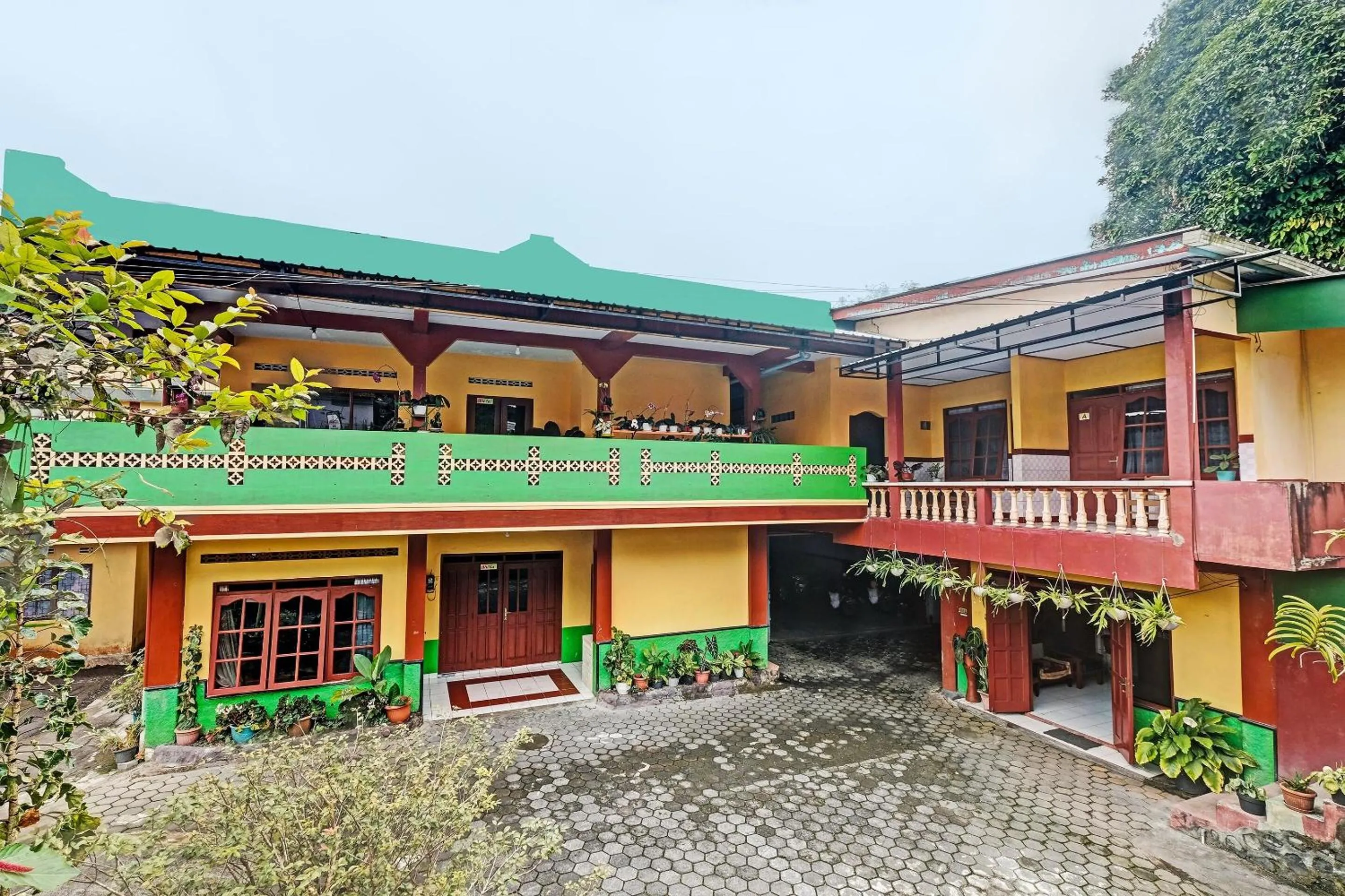 Facade/entrance in Hotel O Muria