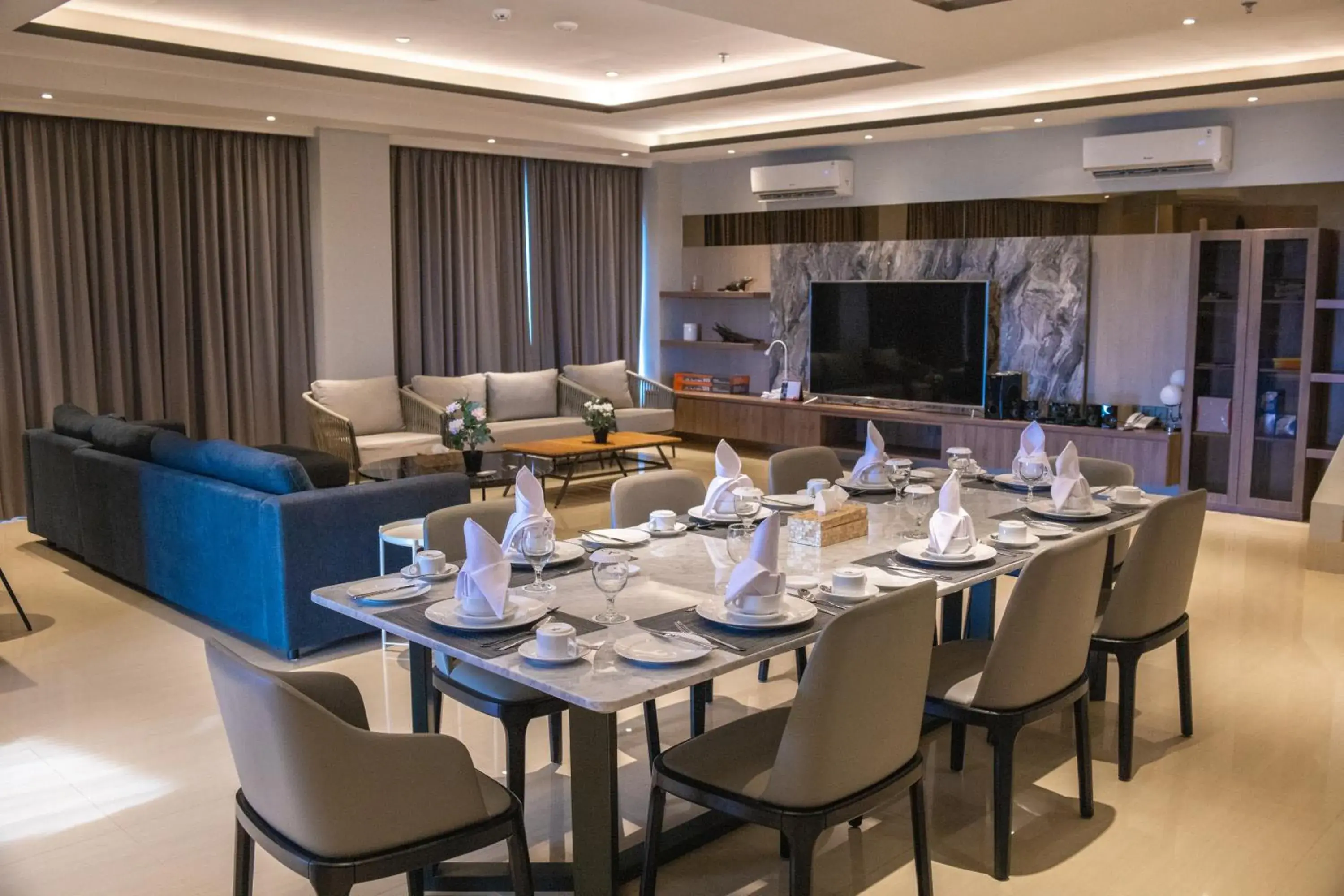 Restaurant/places to eat in Rogers Hotel Manado Restaurant/places to eat in Rogers Hotel Manado