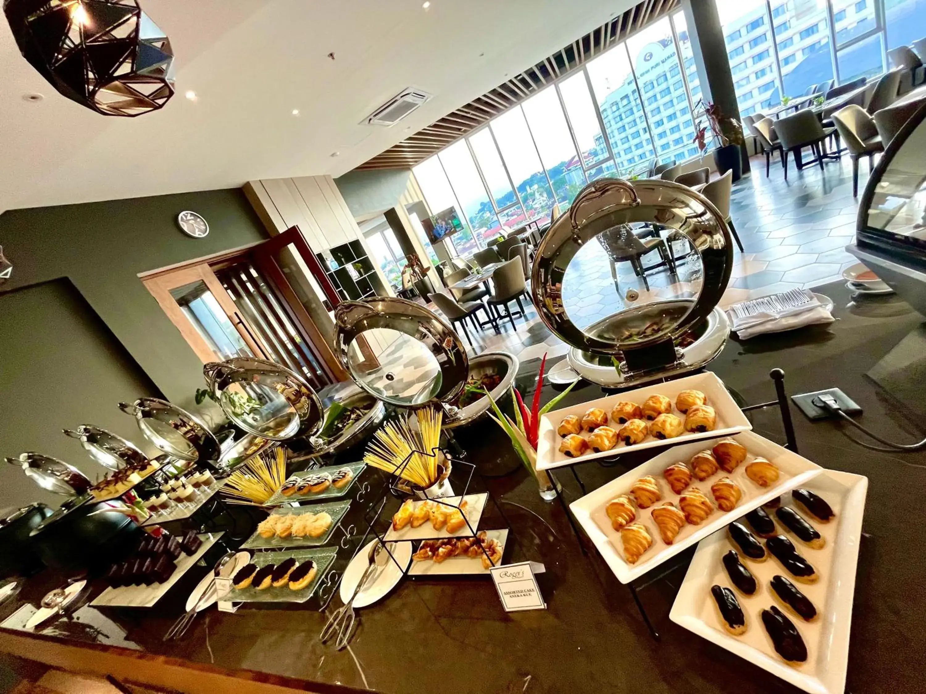 Restaurant/places to eat in Rogers Hotel Manado Restaurant/places to eat in Rogers Hotel Manado