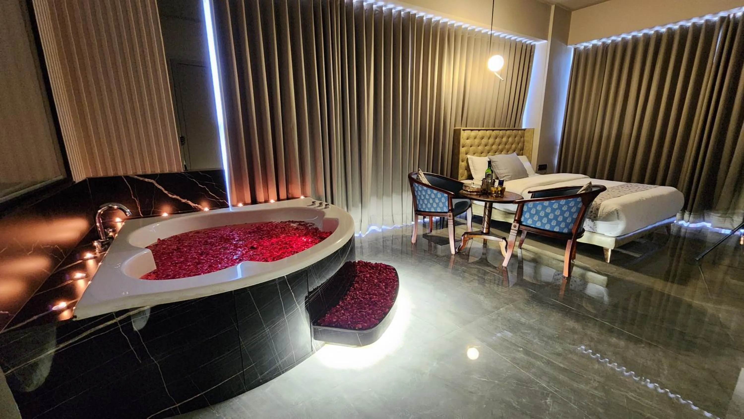 VIP in Apricot Motera