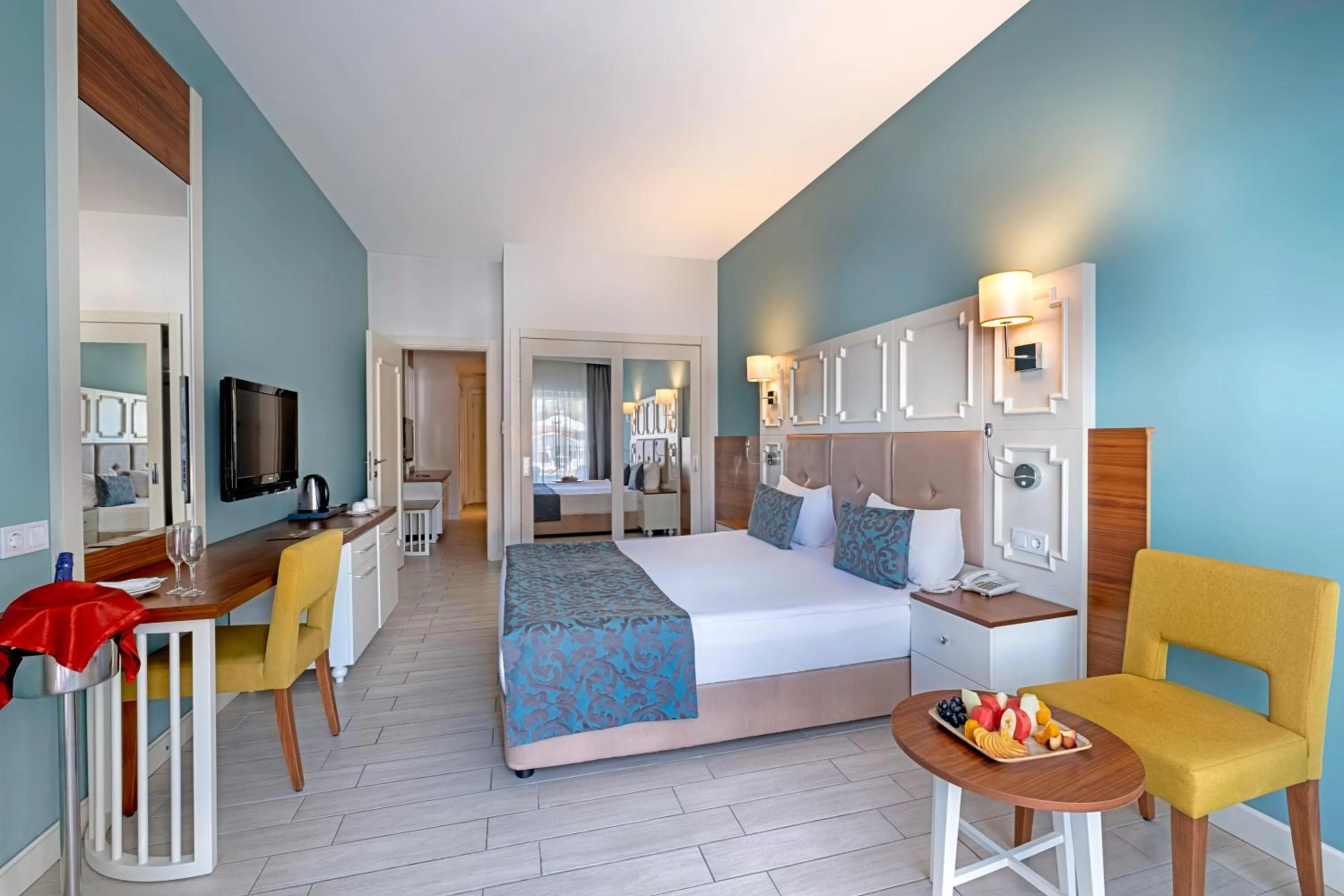 Bed in WELL PALACE SIDE