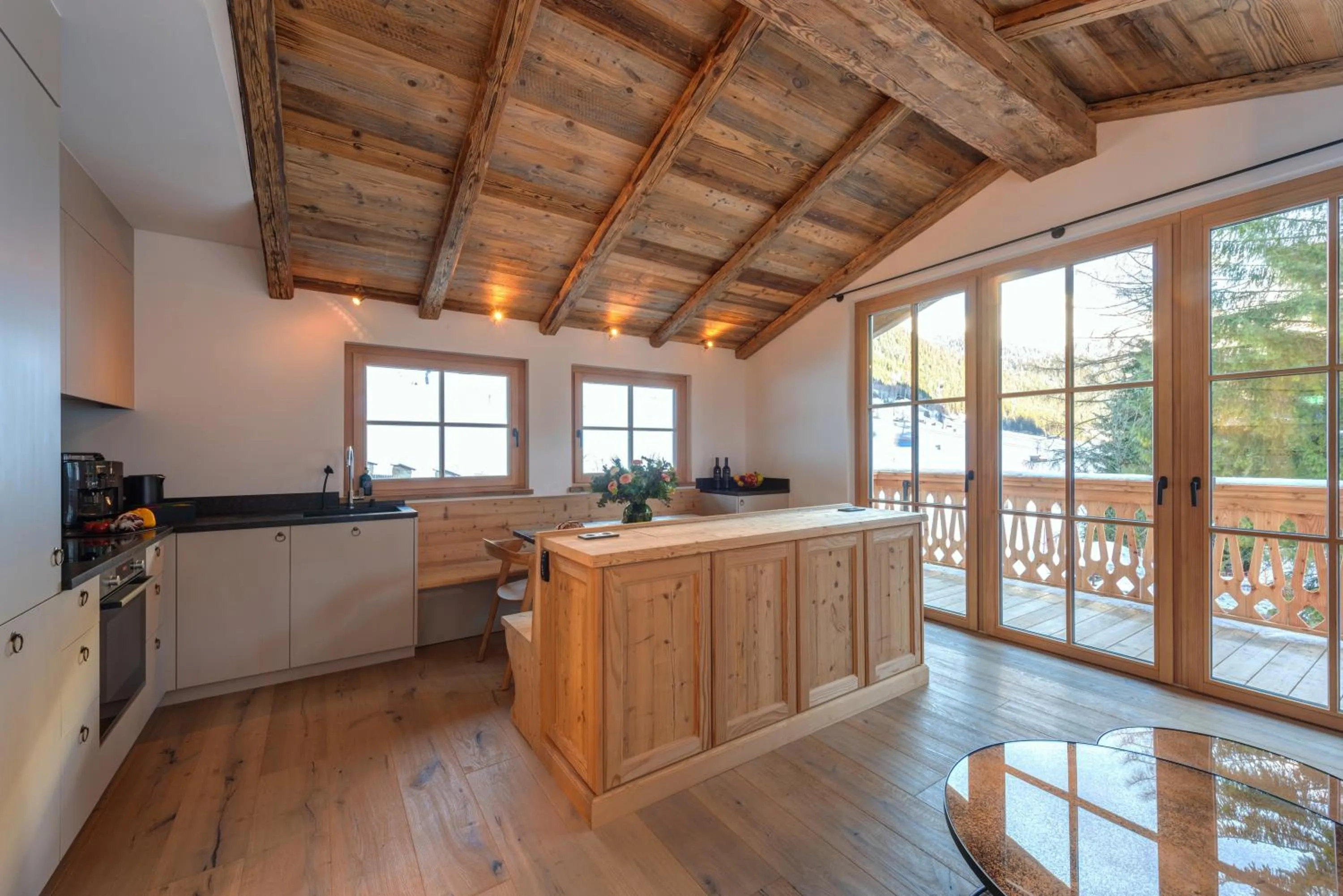 Kitchen or kitchenette in Chalet Marmotta CULM - Luxus Chalet Ski-In Ski-Out