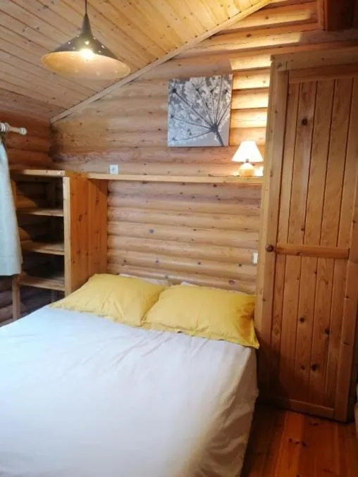 Bed in Camping écovillage Soleil du Pibeste