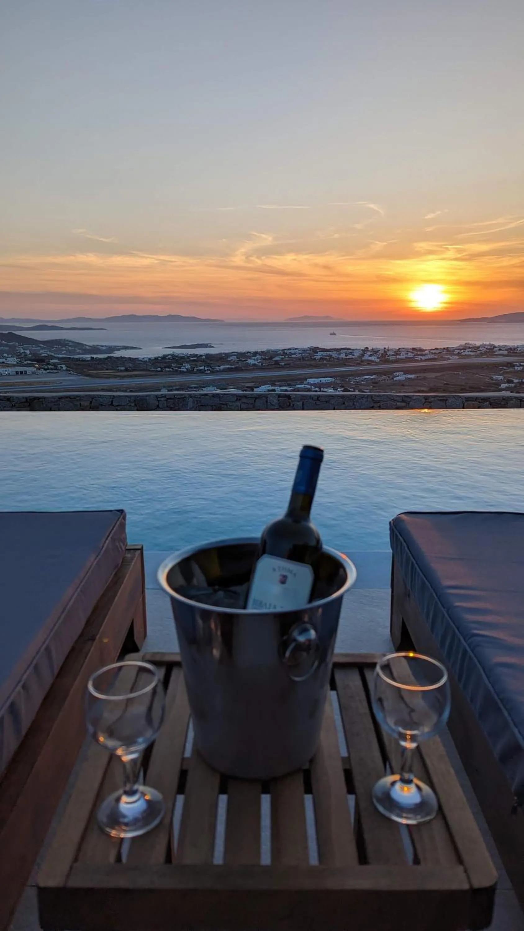 Sunset Hill Suites