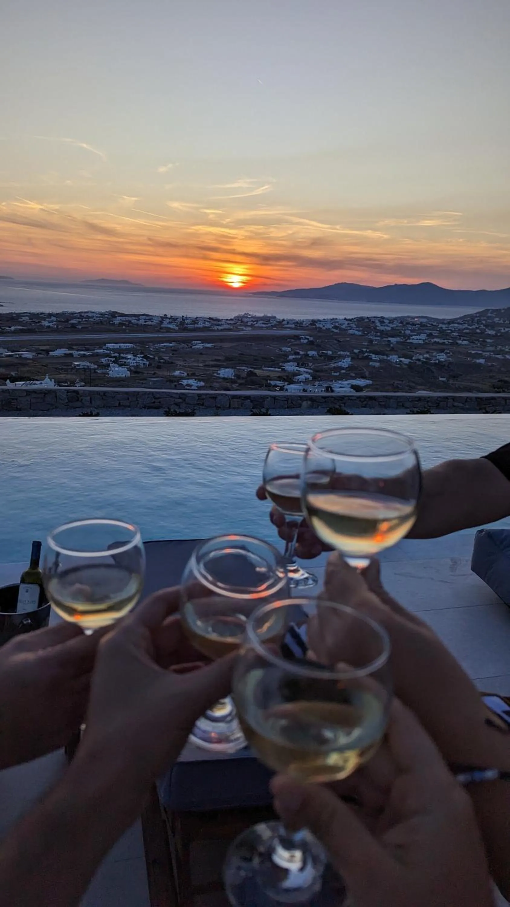 Sunset Hill Suites