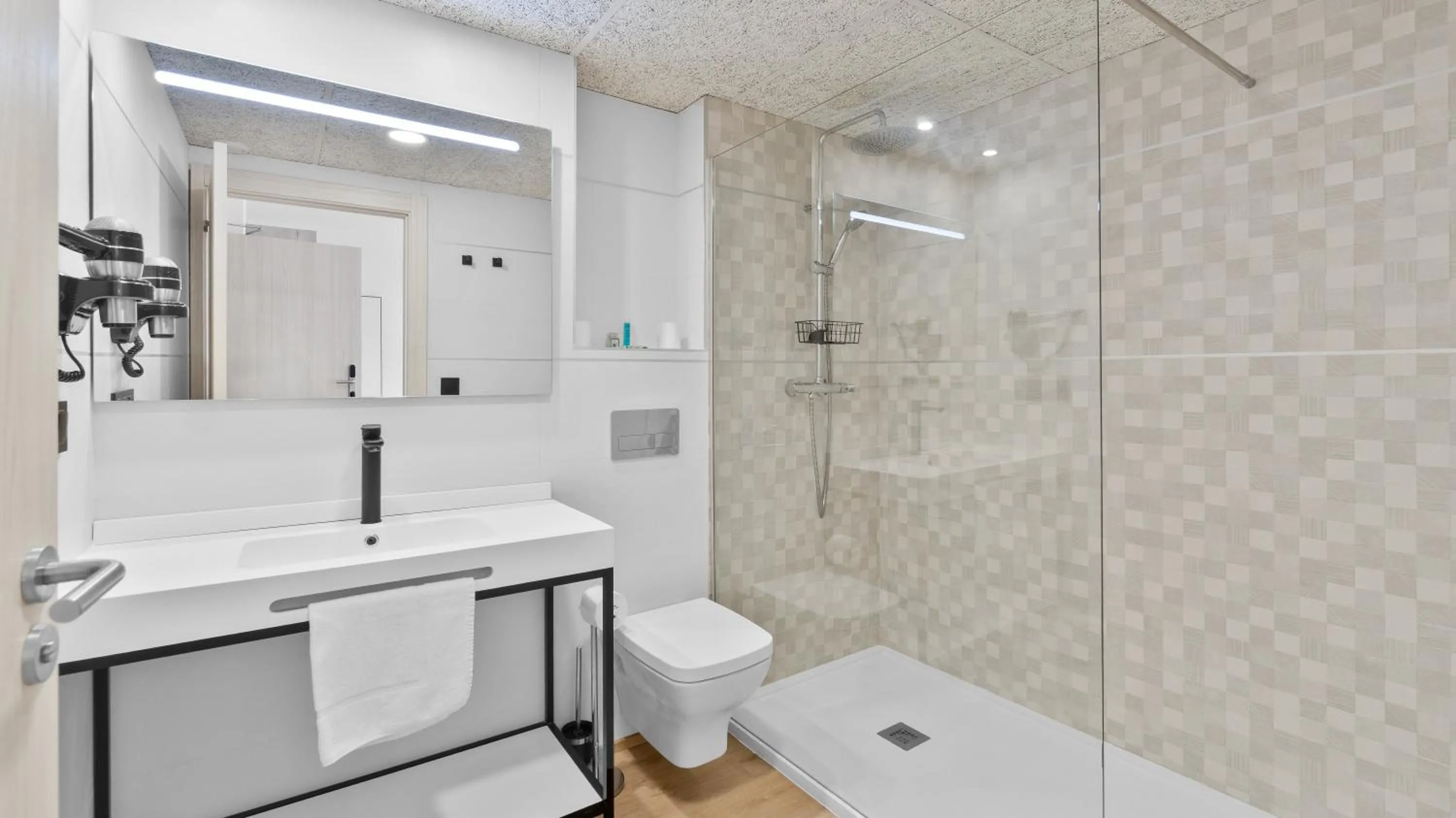 Shower in Hotel Costa Brava