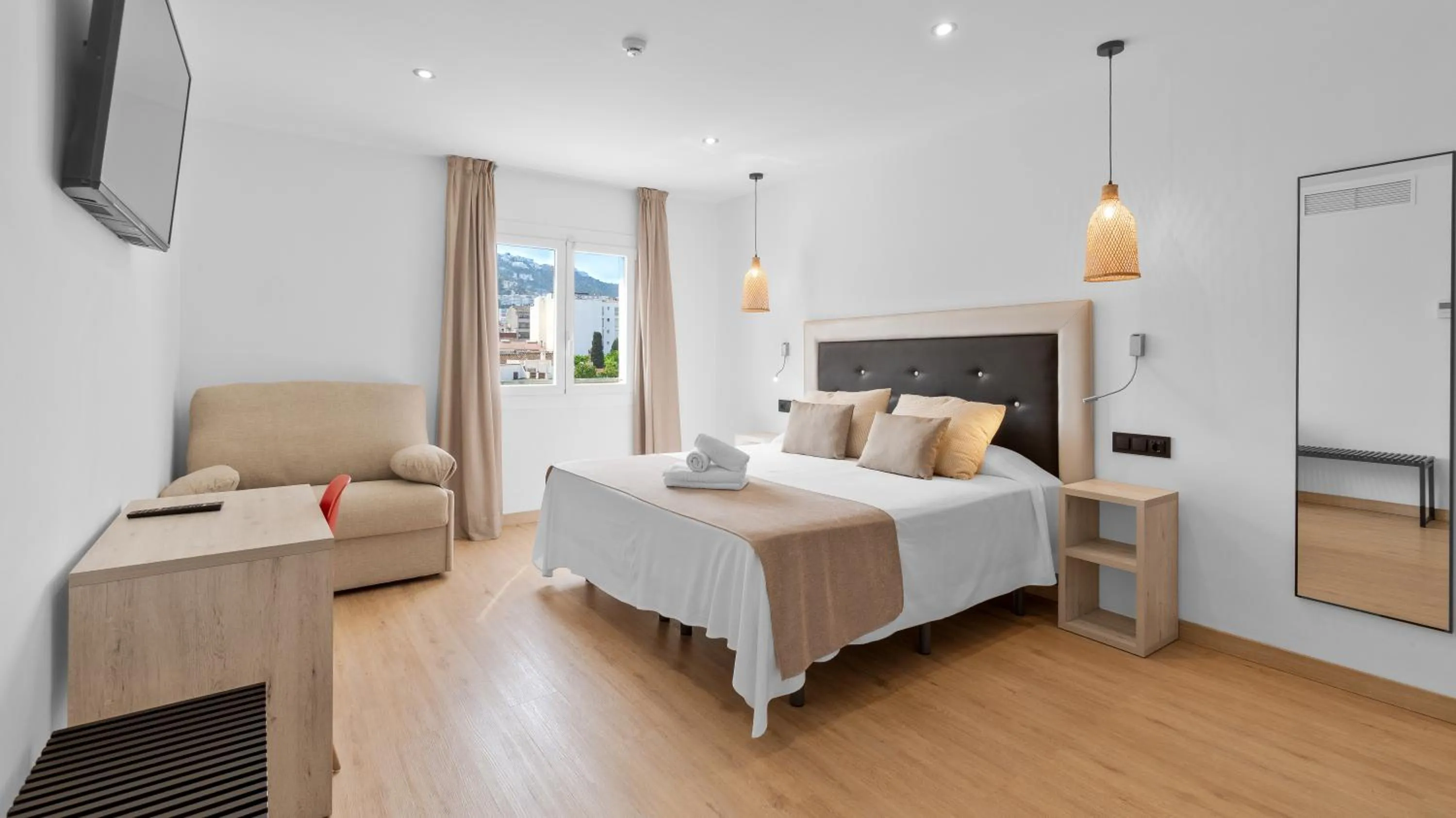 Bed in Hotel Costa Brava