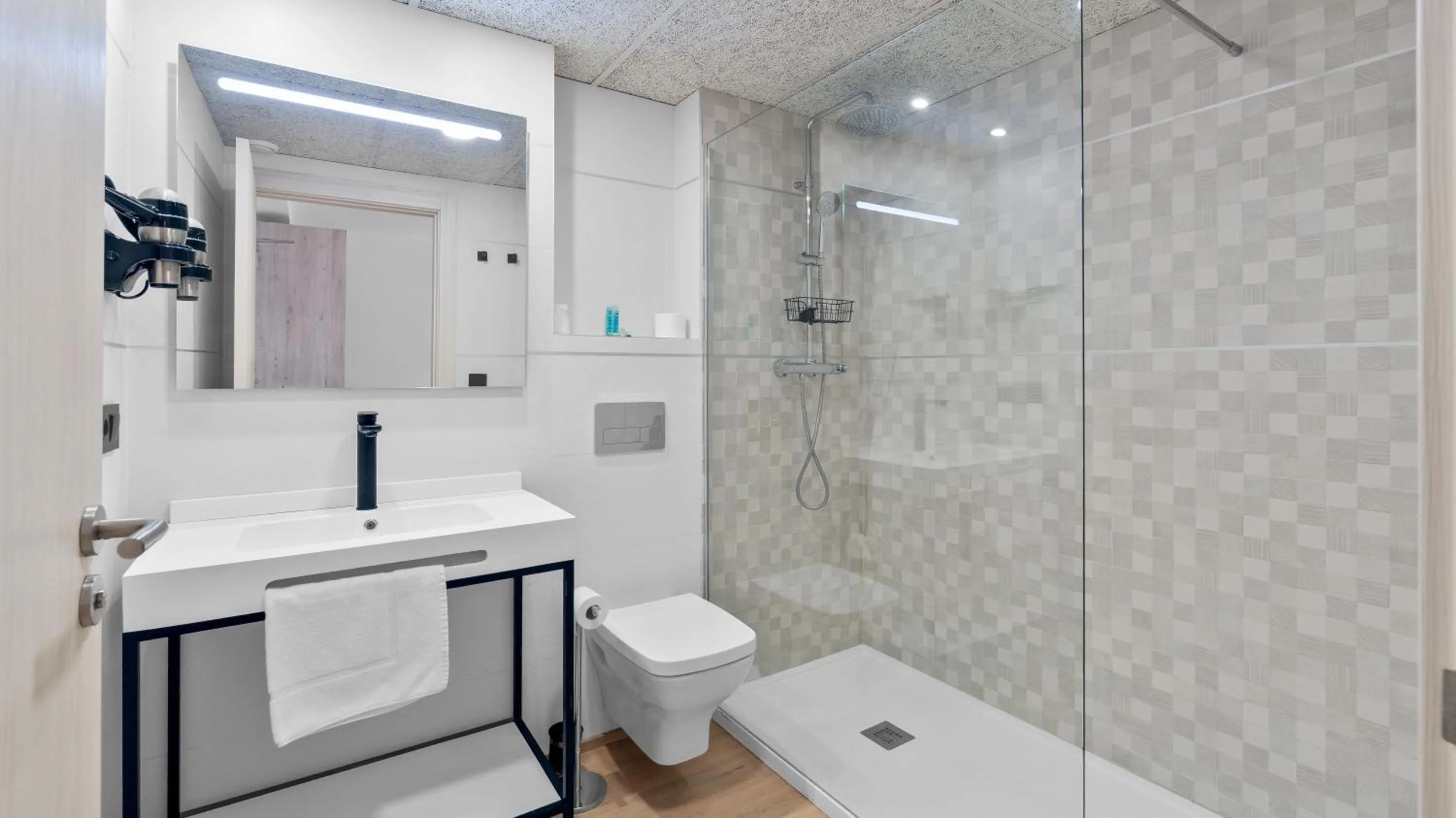 Shower in Hotel Costa Brava