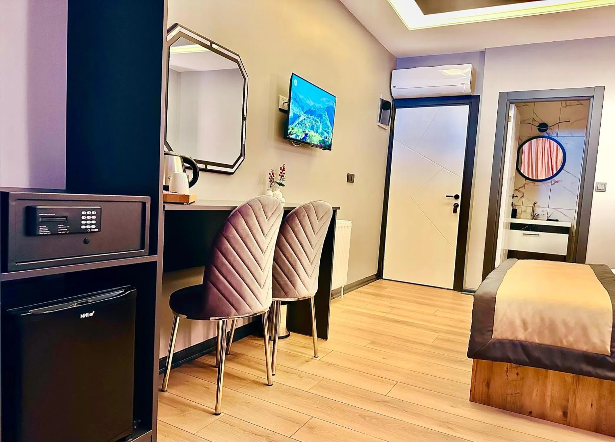 Photo of the whole room in Skymoon Istanbul Airport Hotel