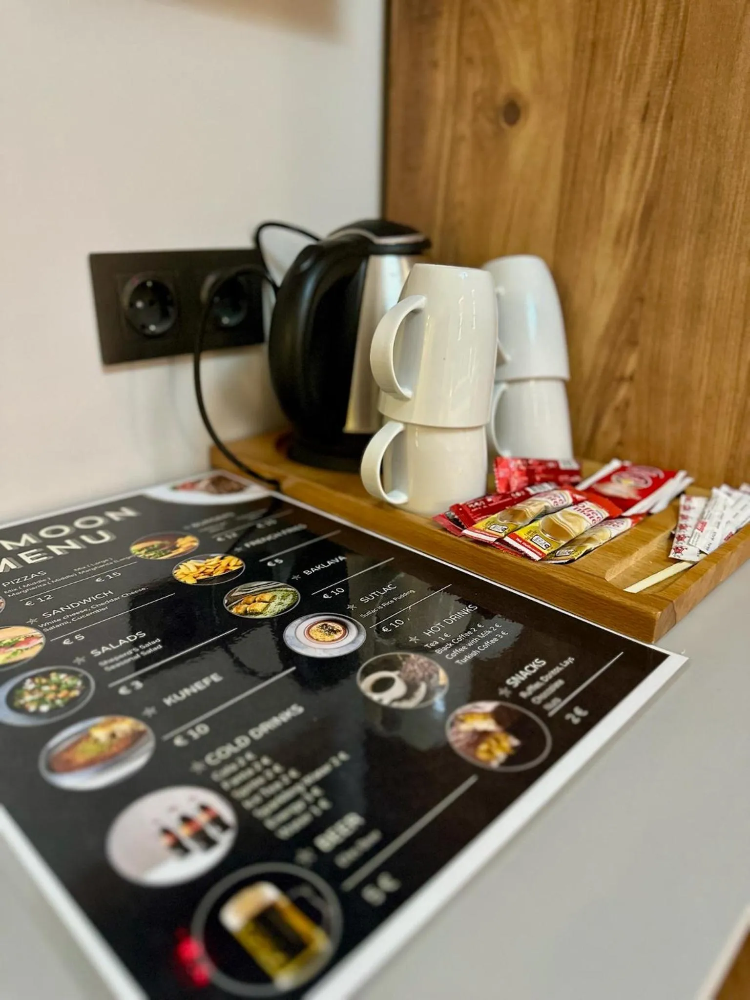 Coffee/tea facilities in Skymoon Istanbul Airport Hotel