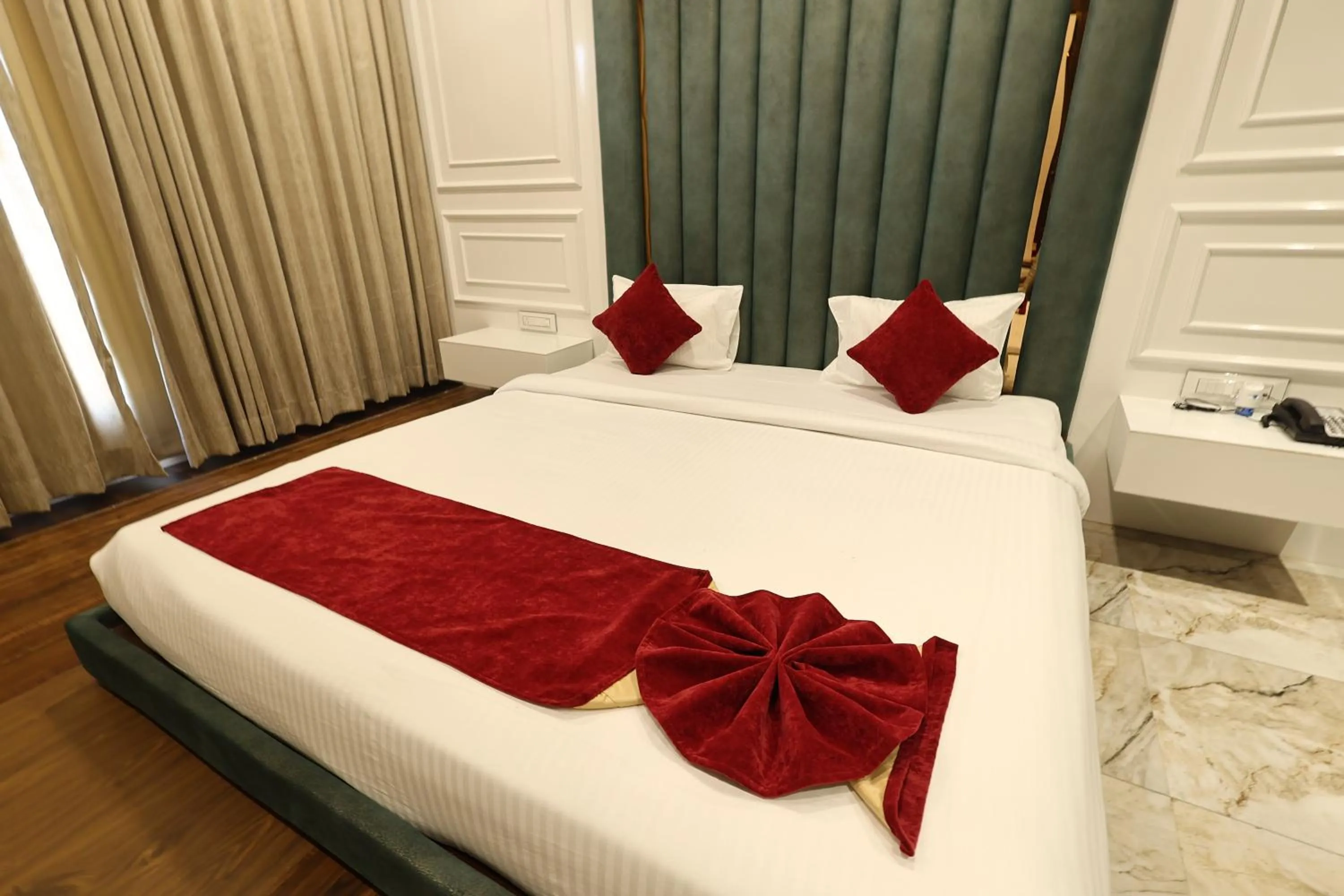 Krishna Hotel And Resort