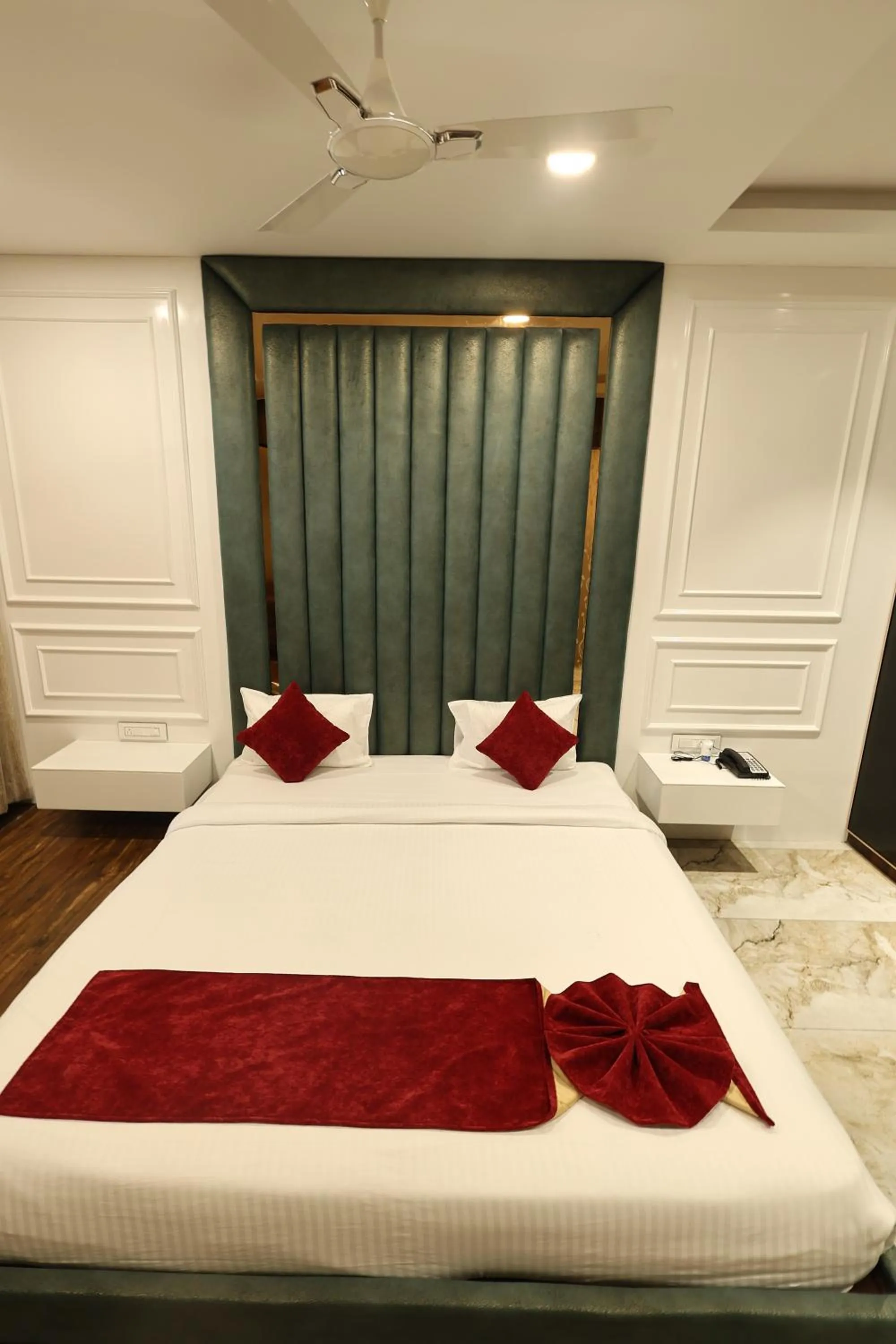 Krishna Hotel And Resort