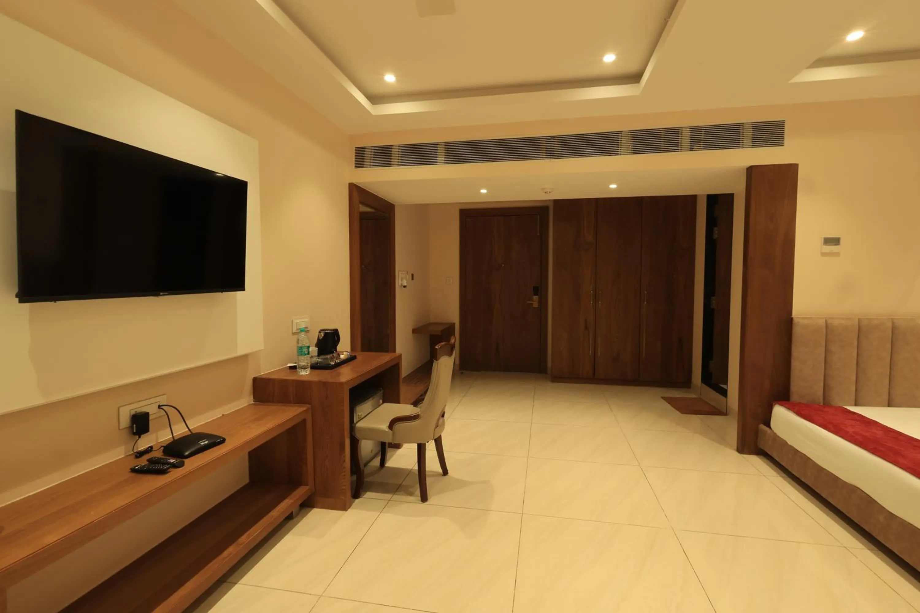 Krishna Hotel And Resort