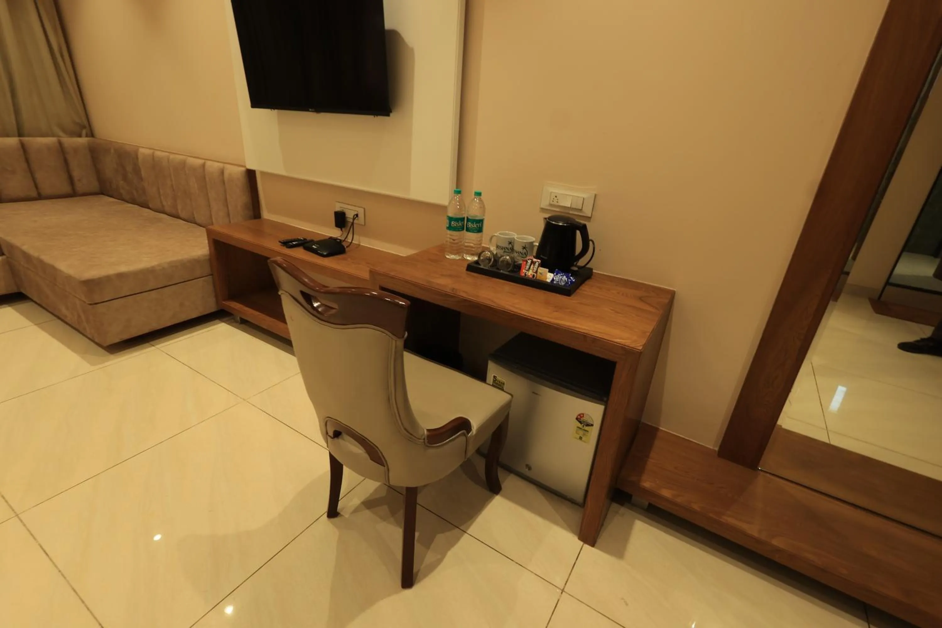 Krishna Hotel And Resort