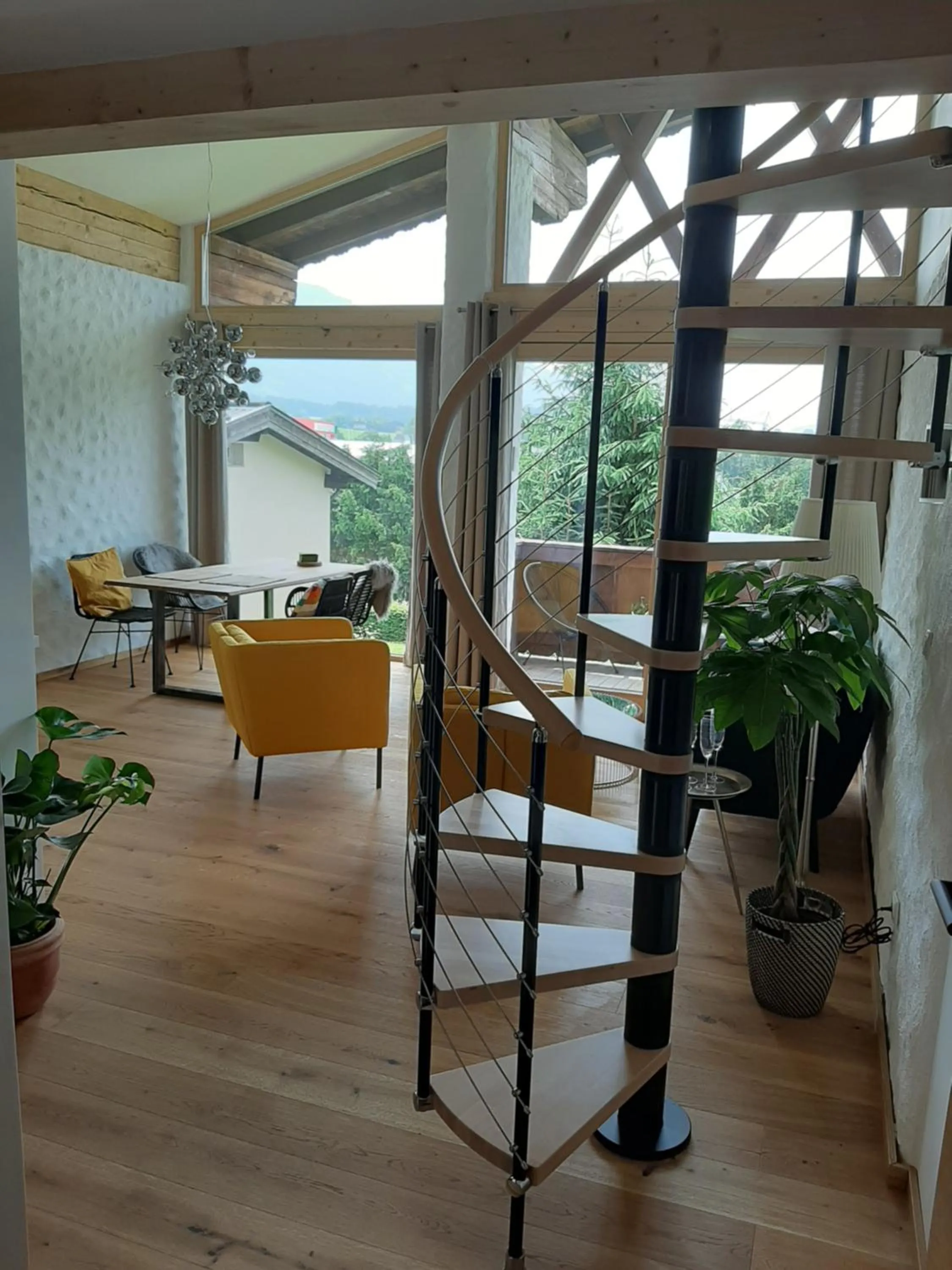 Living room in Loftwohnung mit Bergblick