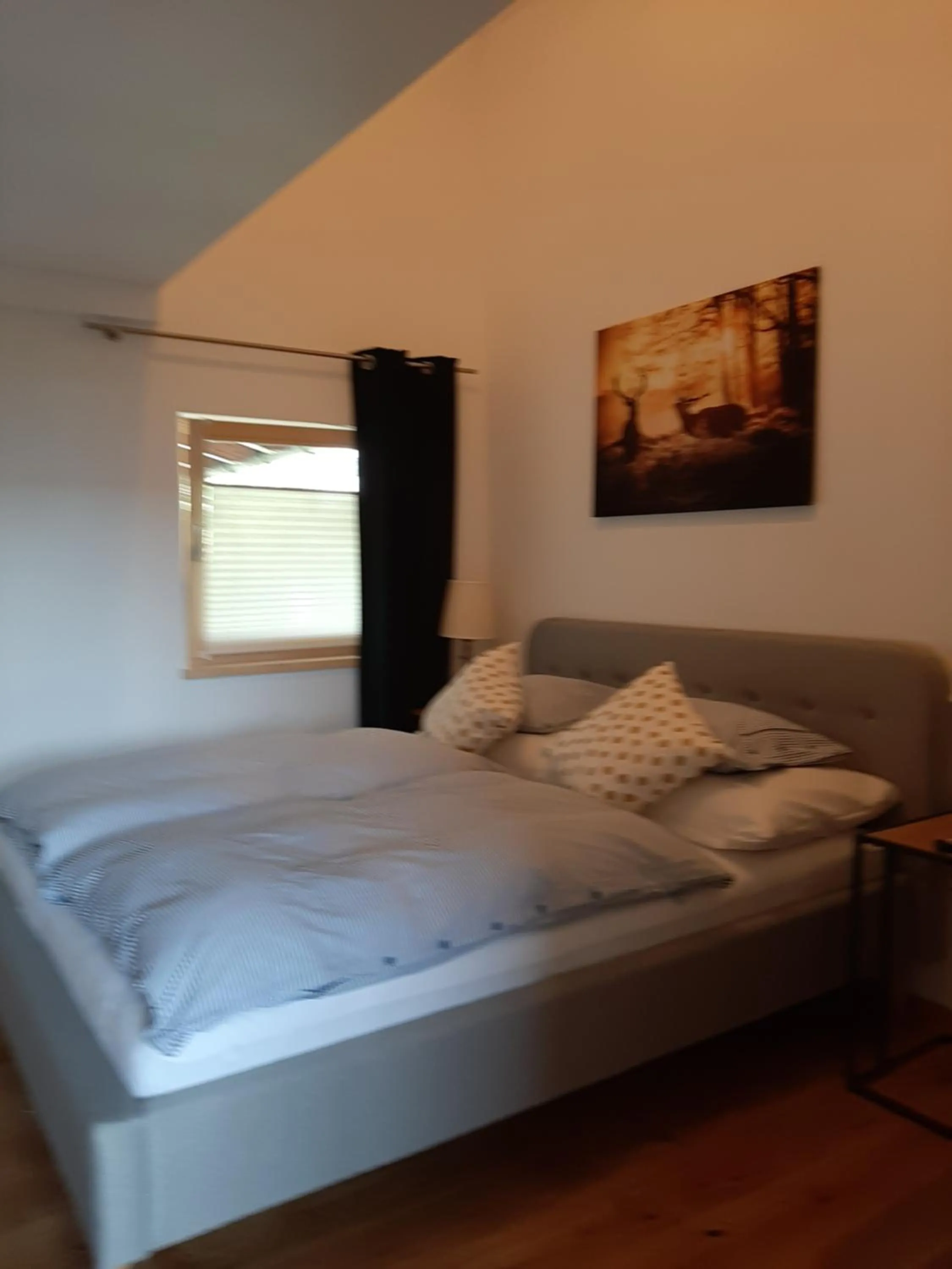 Bedroom, Bed in Loftwohnung mit Bergblick
