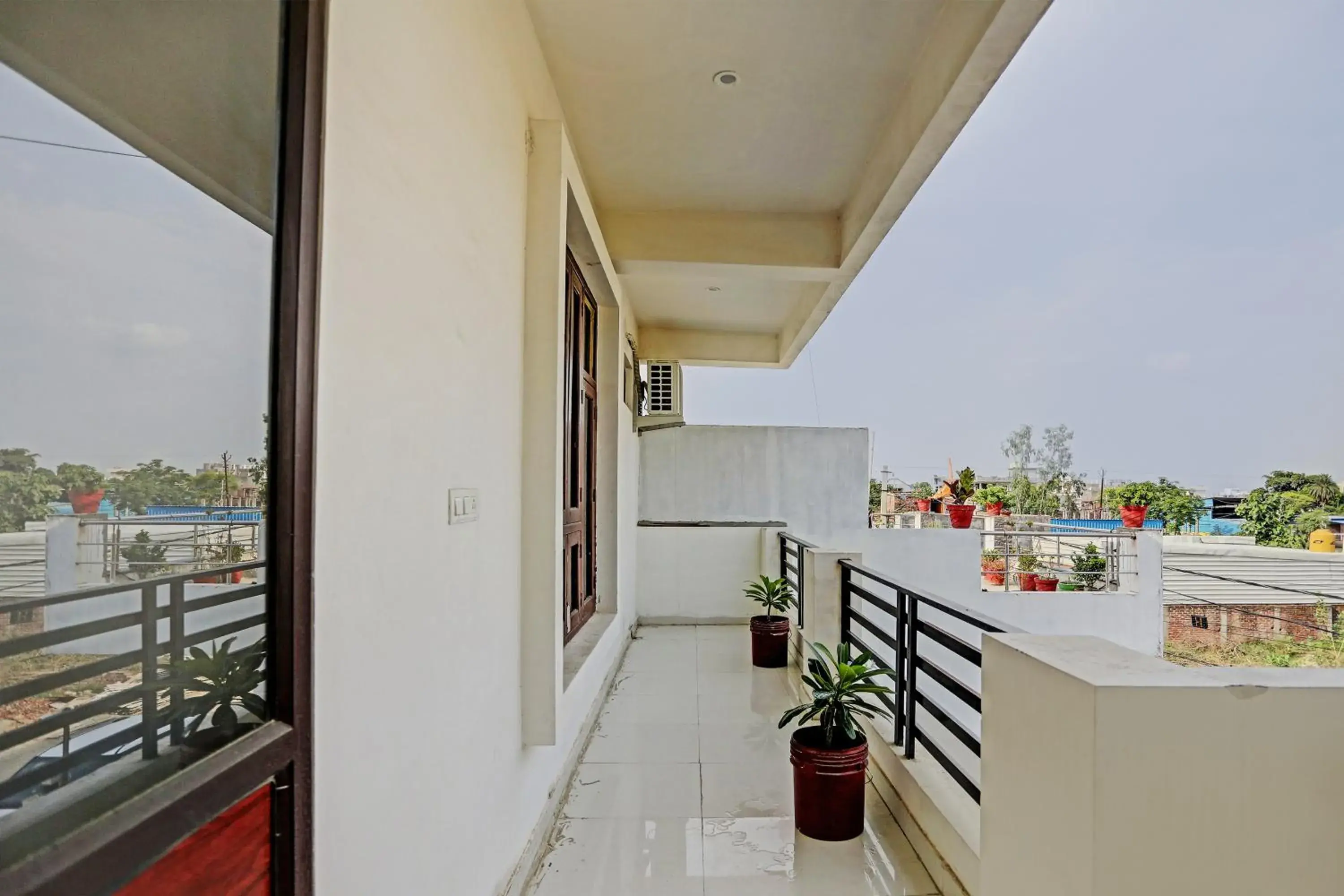 Property building in Shree Hotel Property building in Shree Hotel