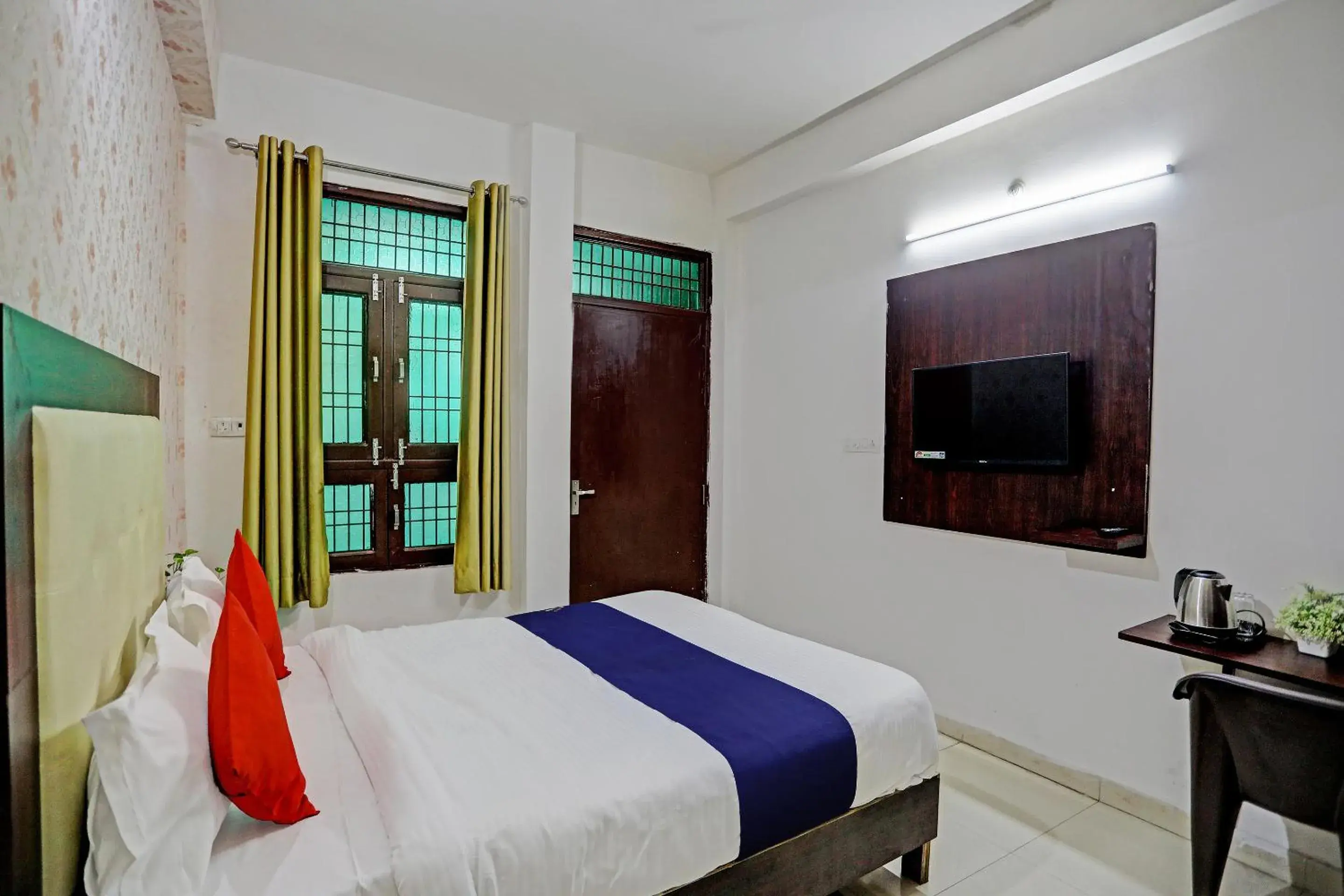 Bedroom, Bed in Shree Hotel Bedroom, Bed in Shree Hotel