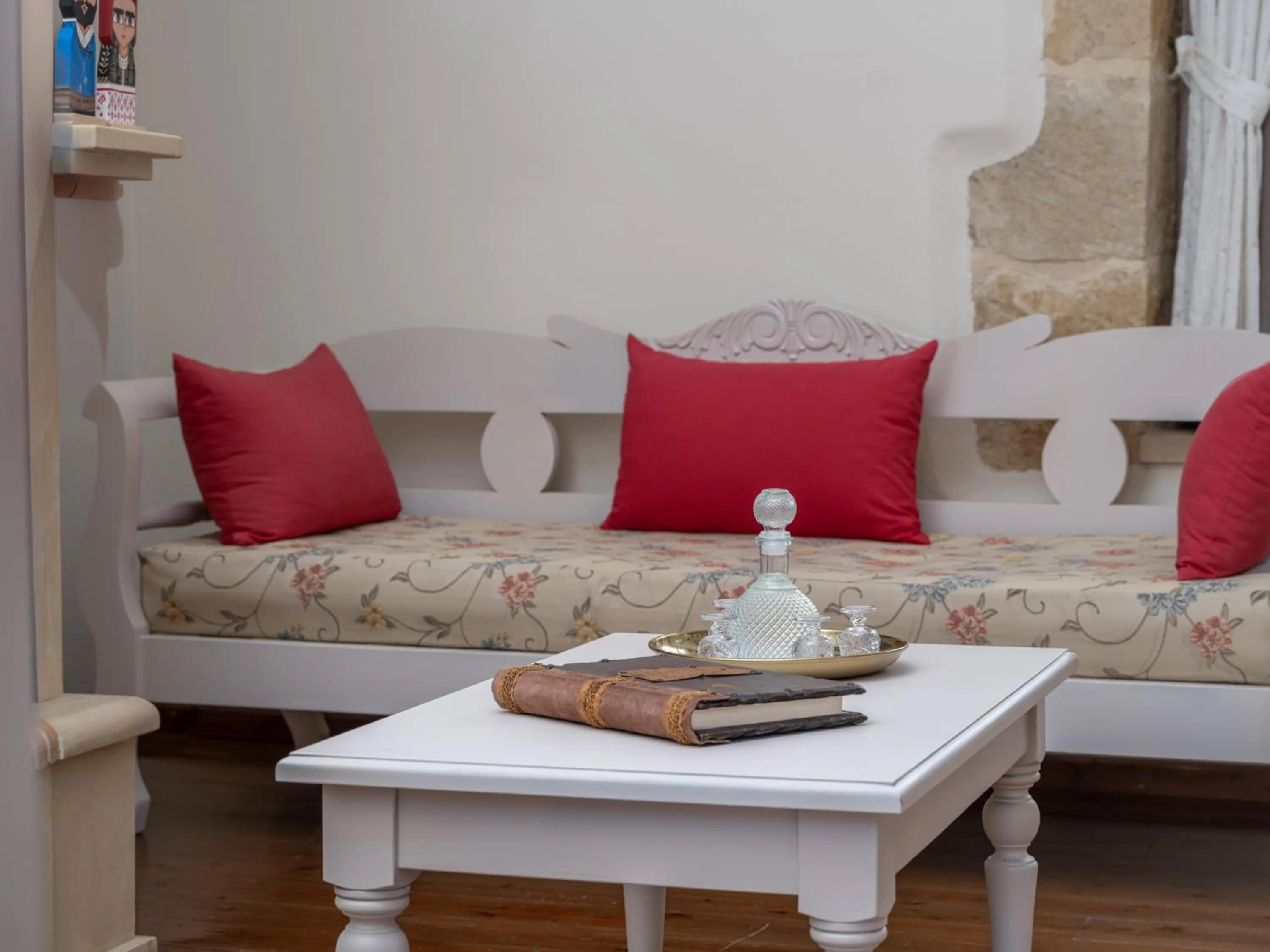 Living room in Arhontiko Arhanes Suites