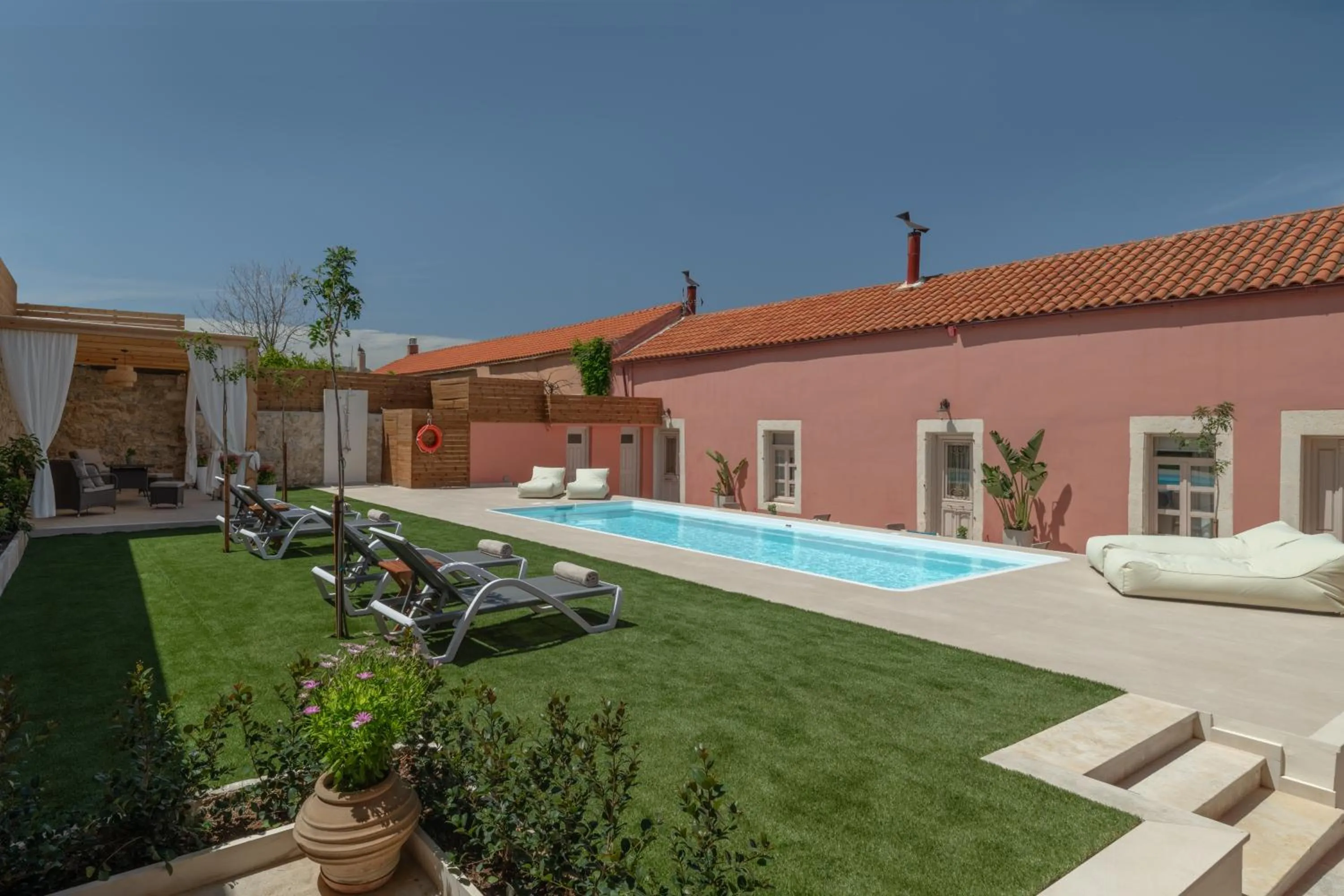 Arhontiko Arhanes Suites