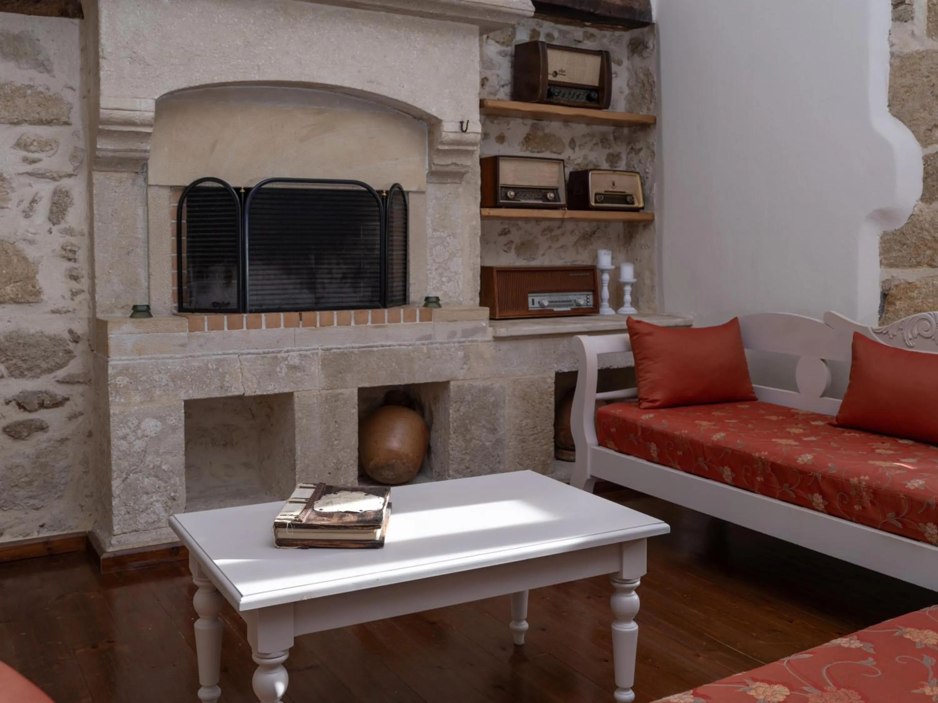 Living room in Arhontiko Arhanes Suites