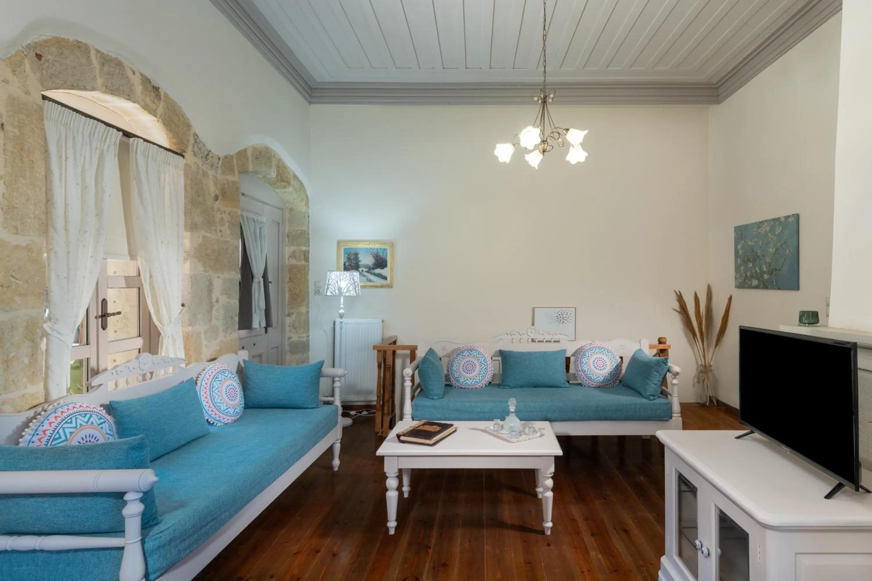 Living room in Arhontiko Arhanes Suites