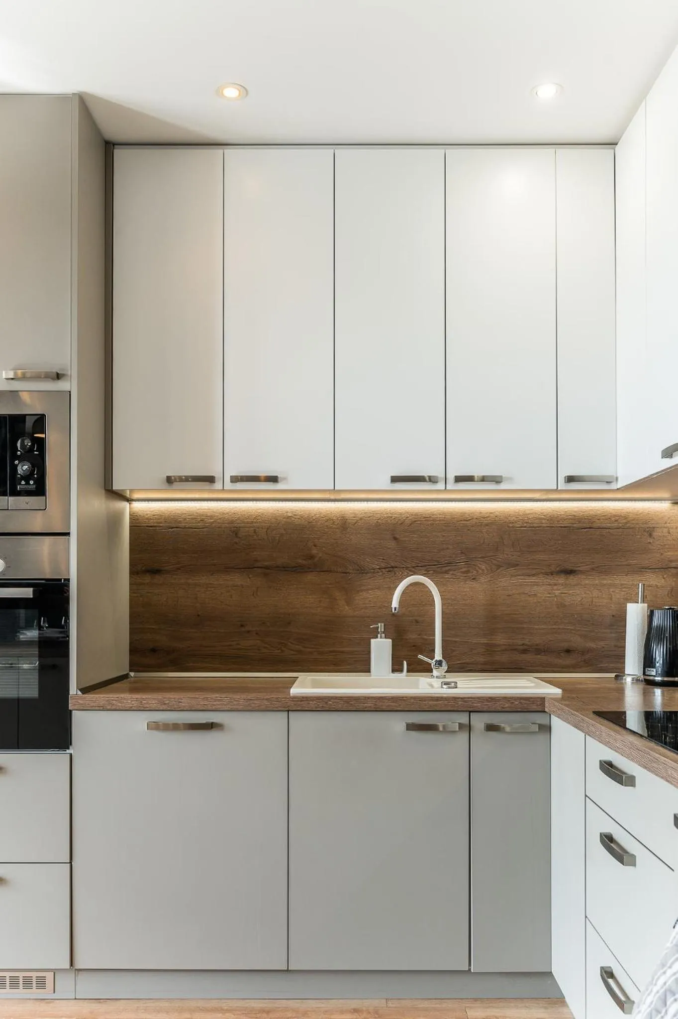 Coffee/tea facilities in New Spacious Apartment with City View