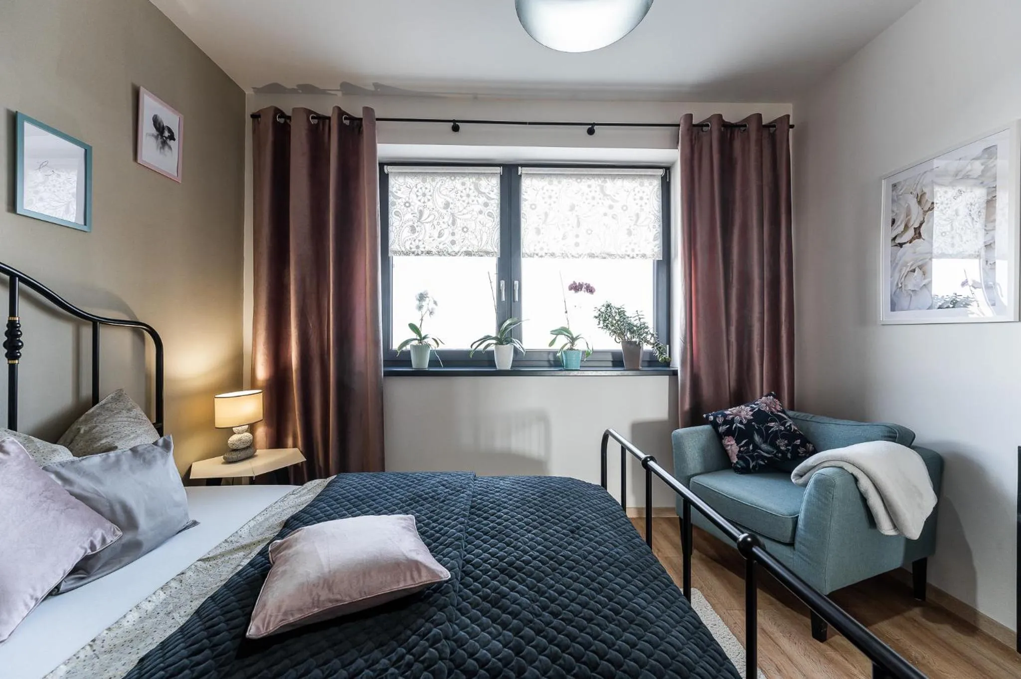 Bed in New Spacious Apartment with City View