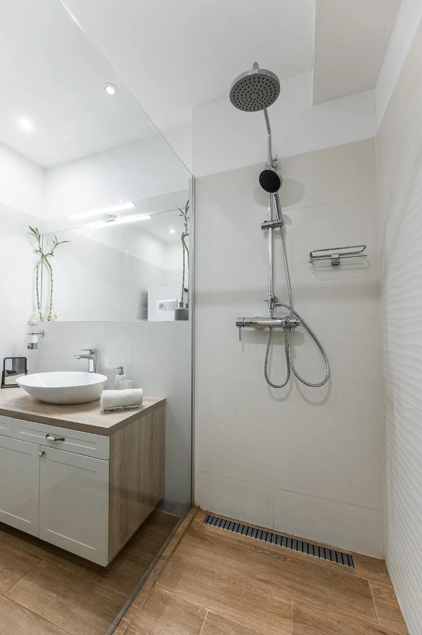 Shower in New Spacious Apartment with City View