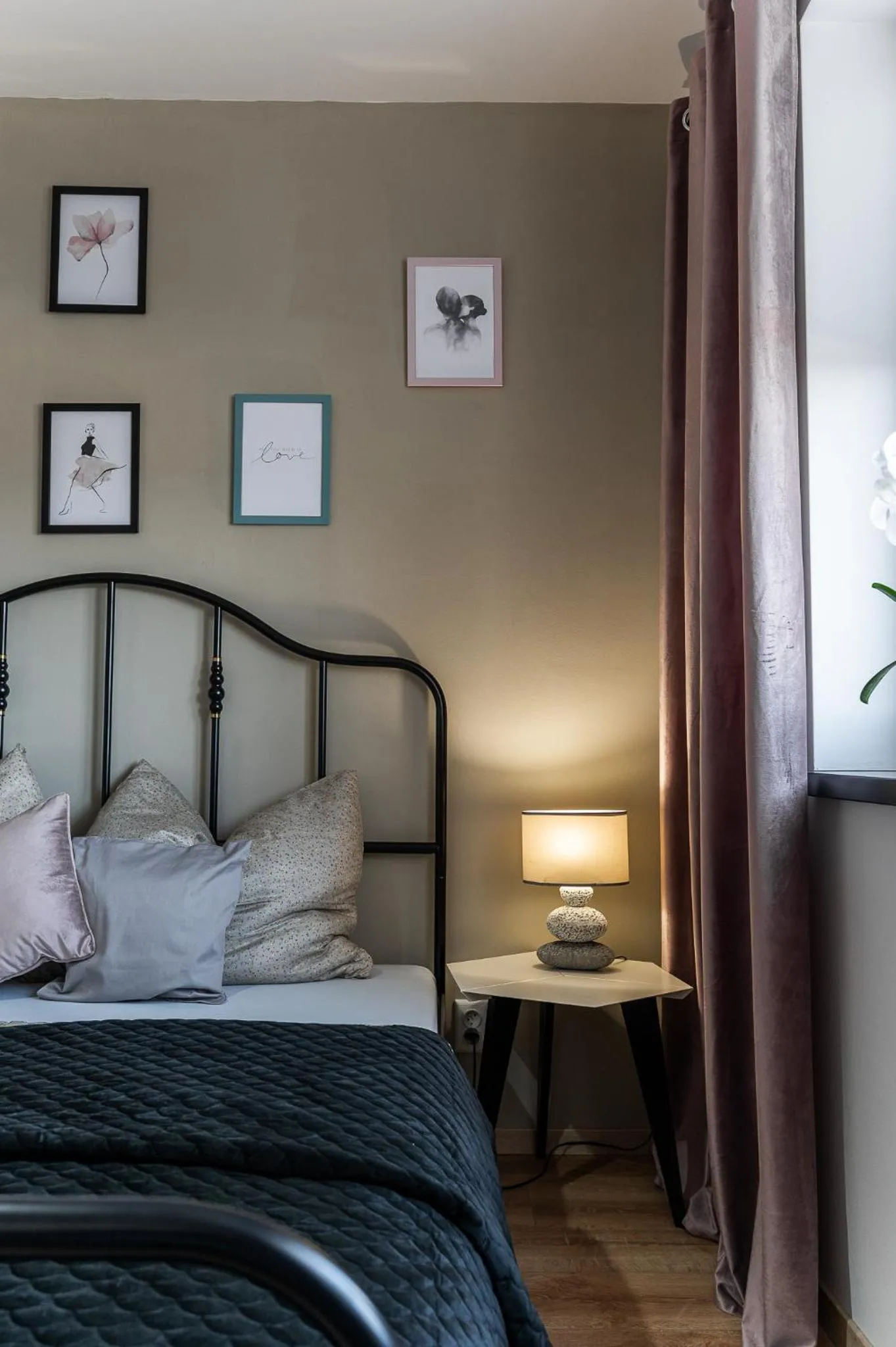 Bed in New Spacious Apartment with City View