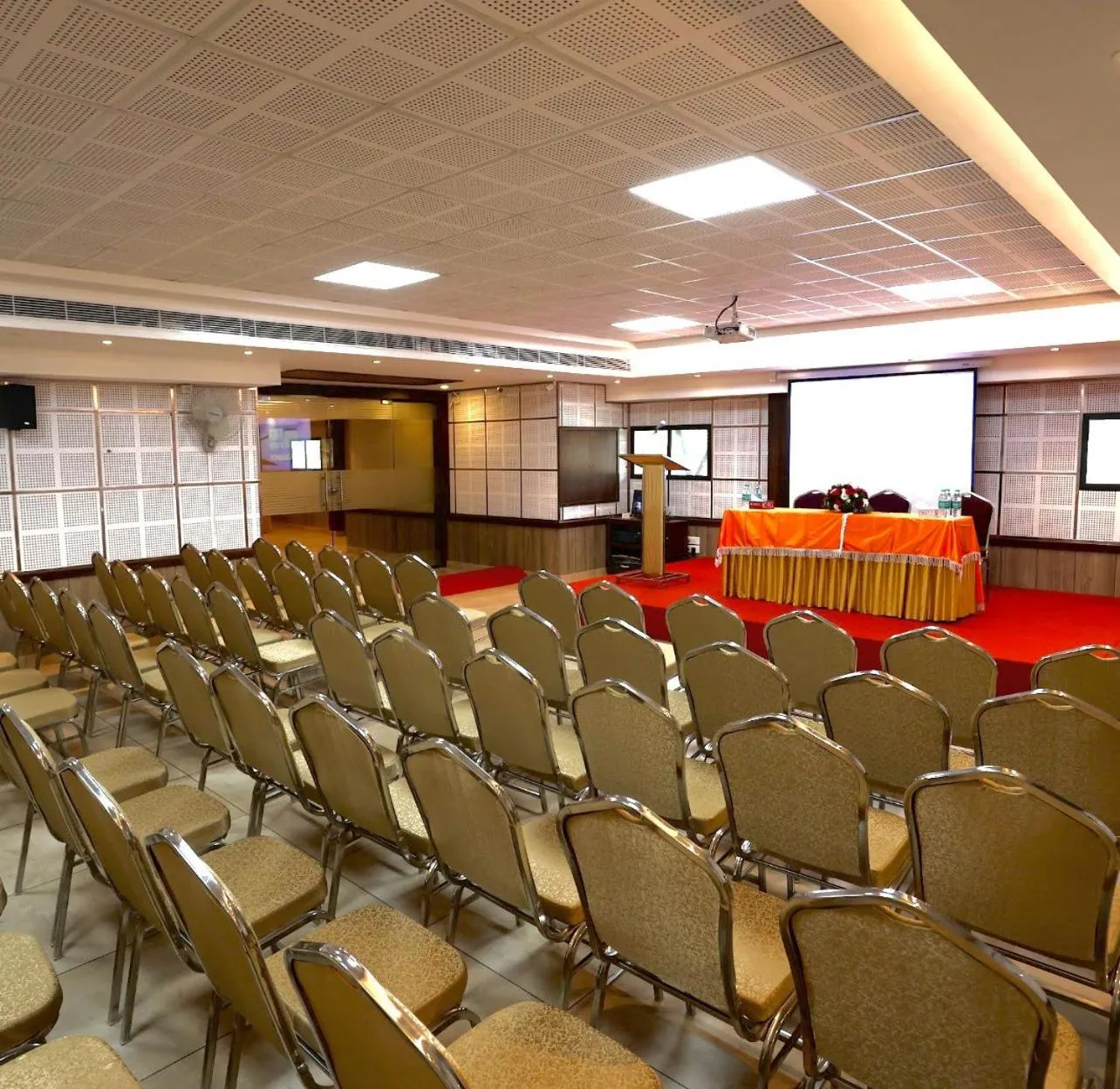 Business facilities in Balaji Regency Kanhangad