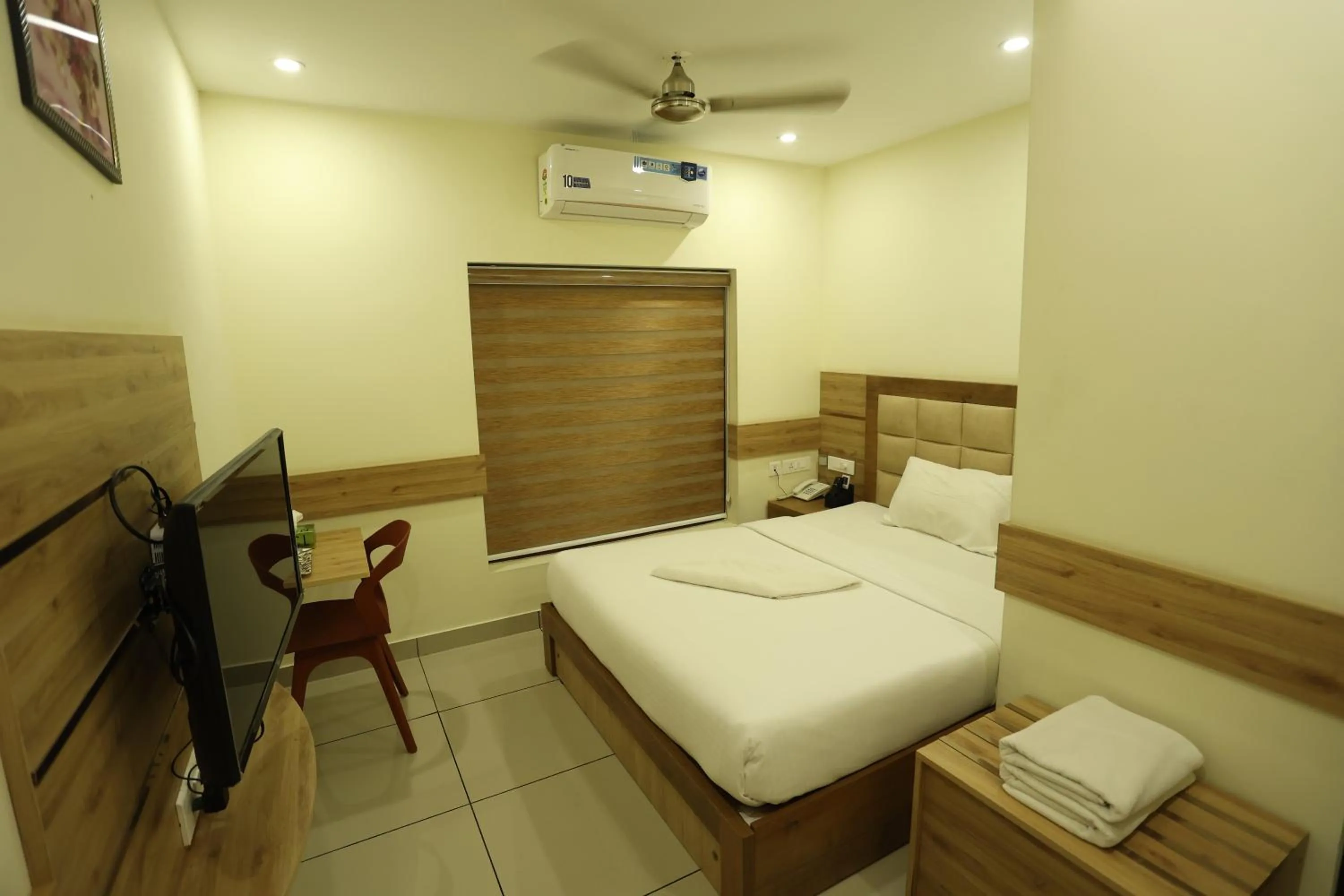 Bed in Balaji Regency Kanhangad