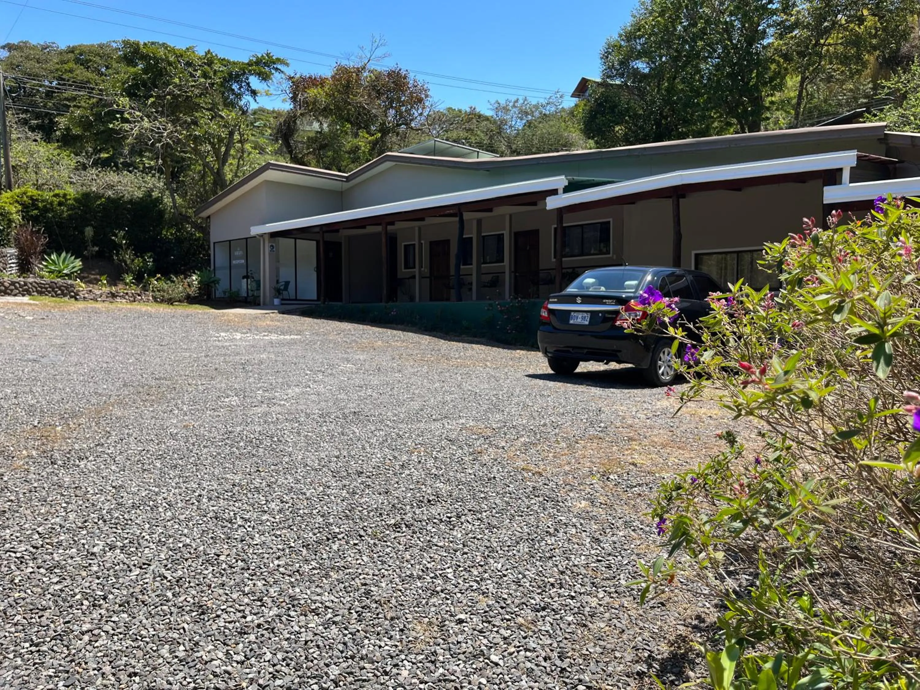 Parking in Natüra Hotel Monteverde