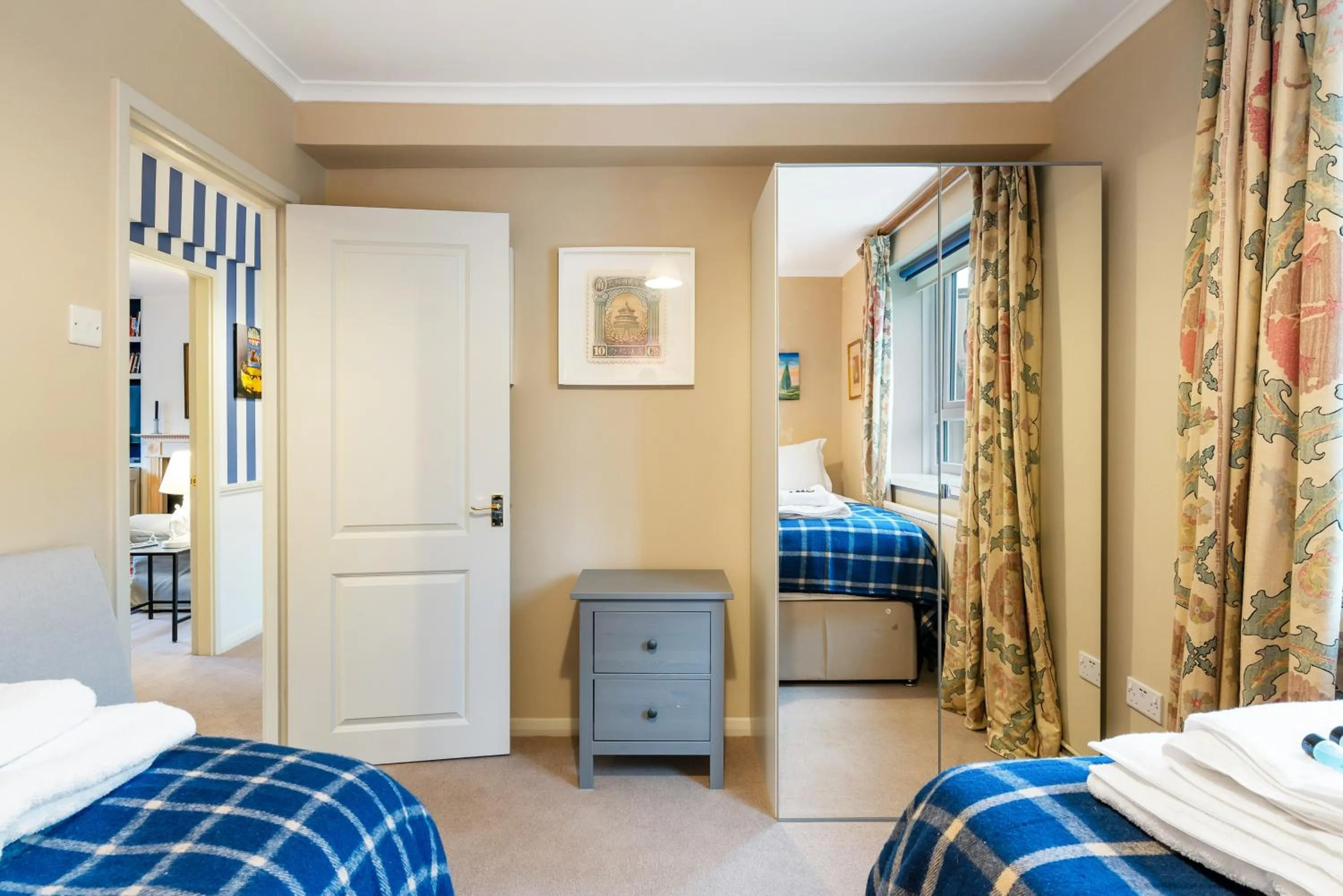 Bright & Cosy Gem ~ Battersea Park View ~ King Bed