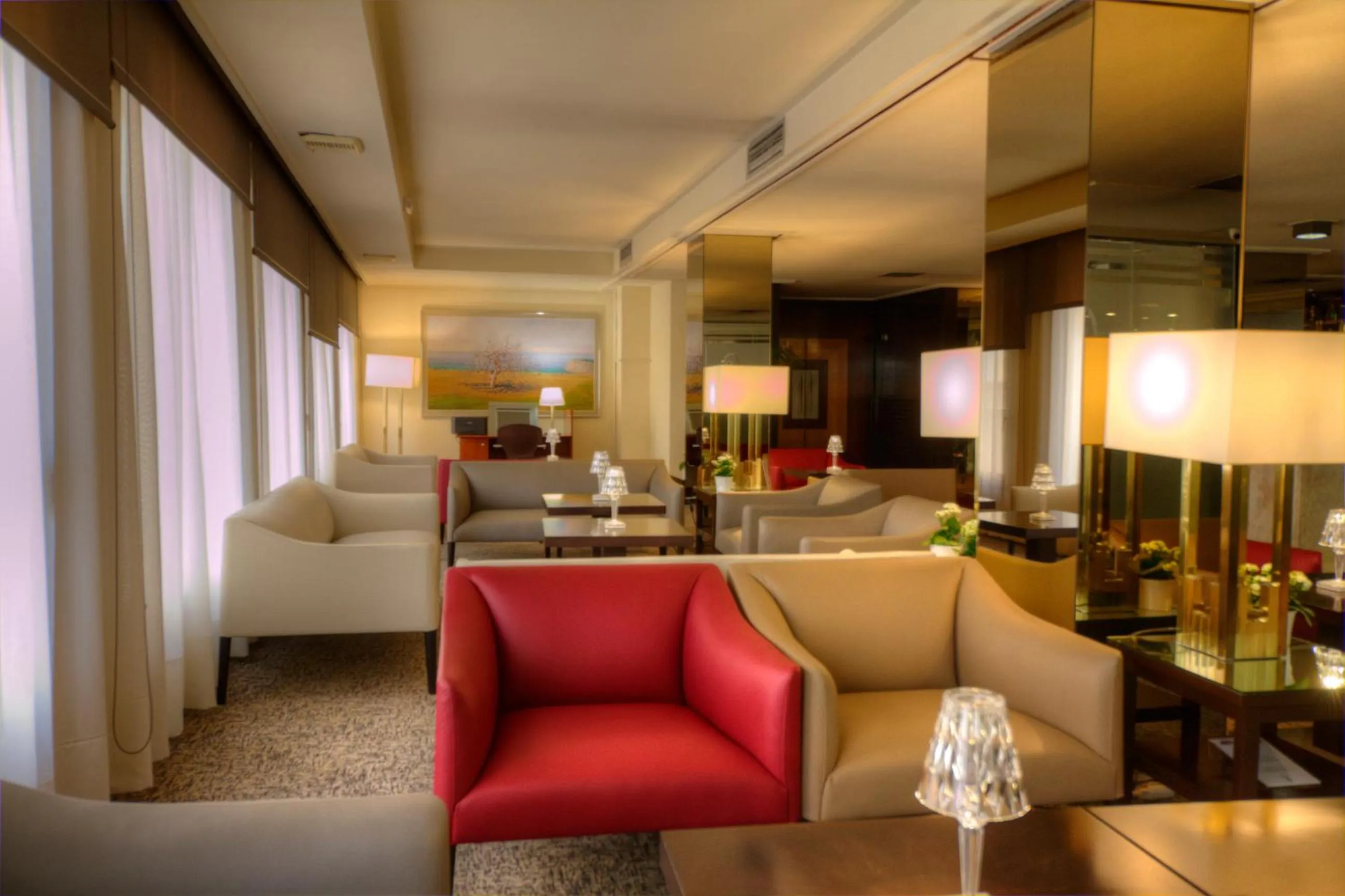 Communal lounge/ TV room in Hotel Royal Plaza