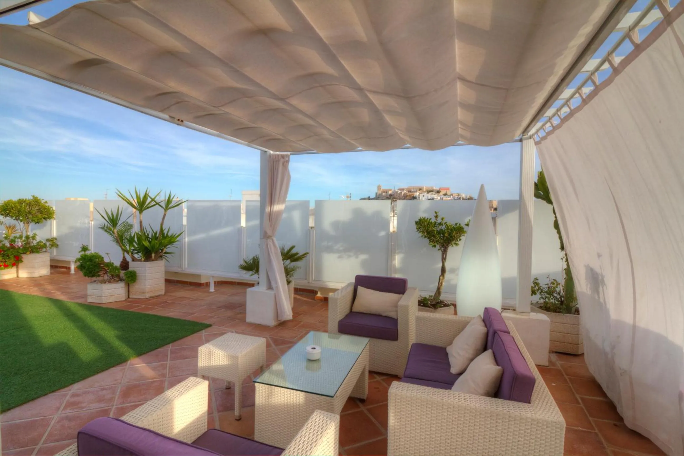 Pool view in Hotel Royal Plaza