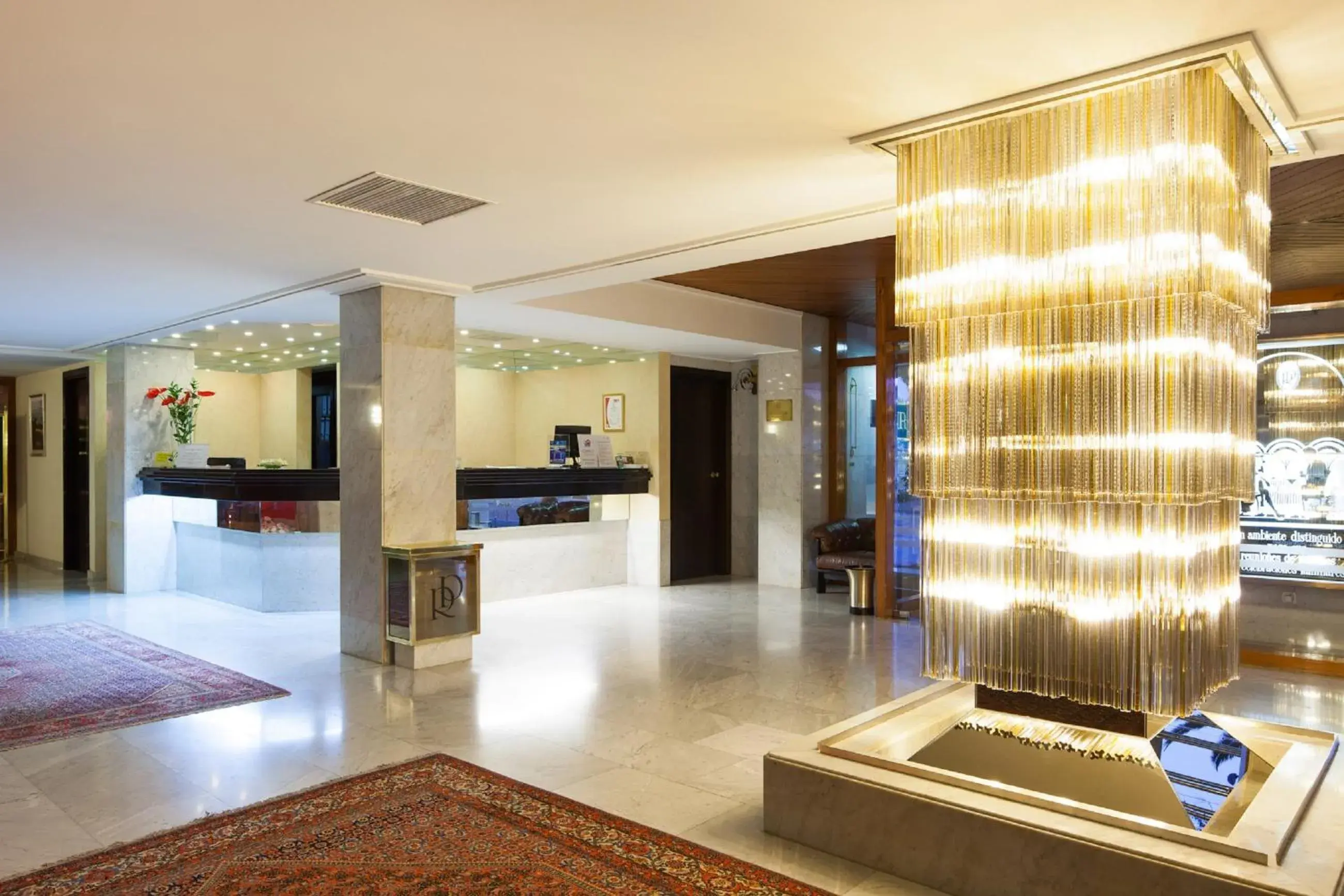 Facade/entrance in Hotel Royal Plaza Facade/entrance in Hotel Royal Plaza