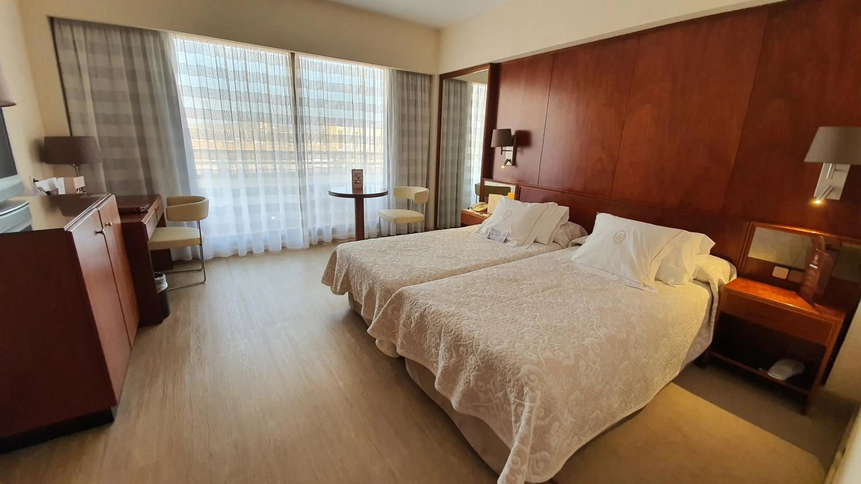 Bed in Hotel Royal Plaza