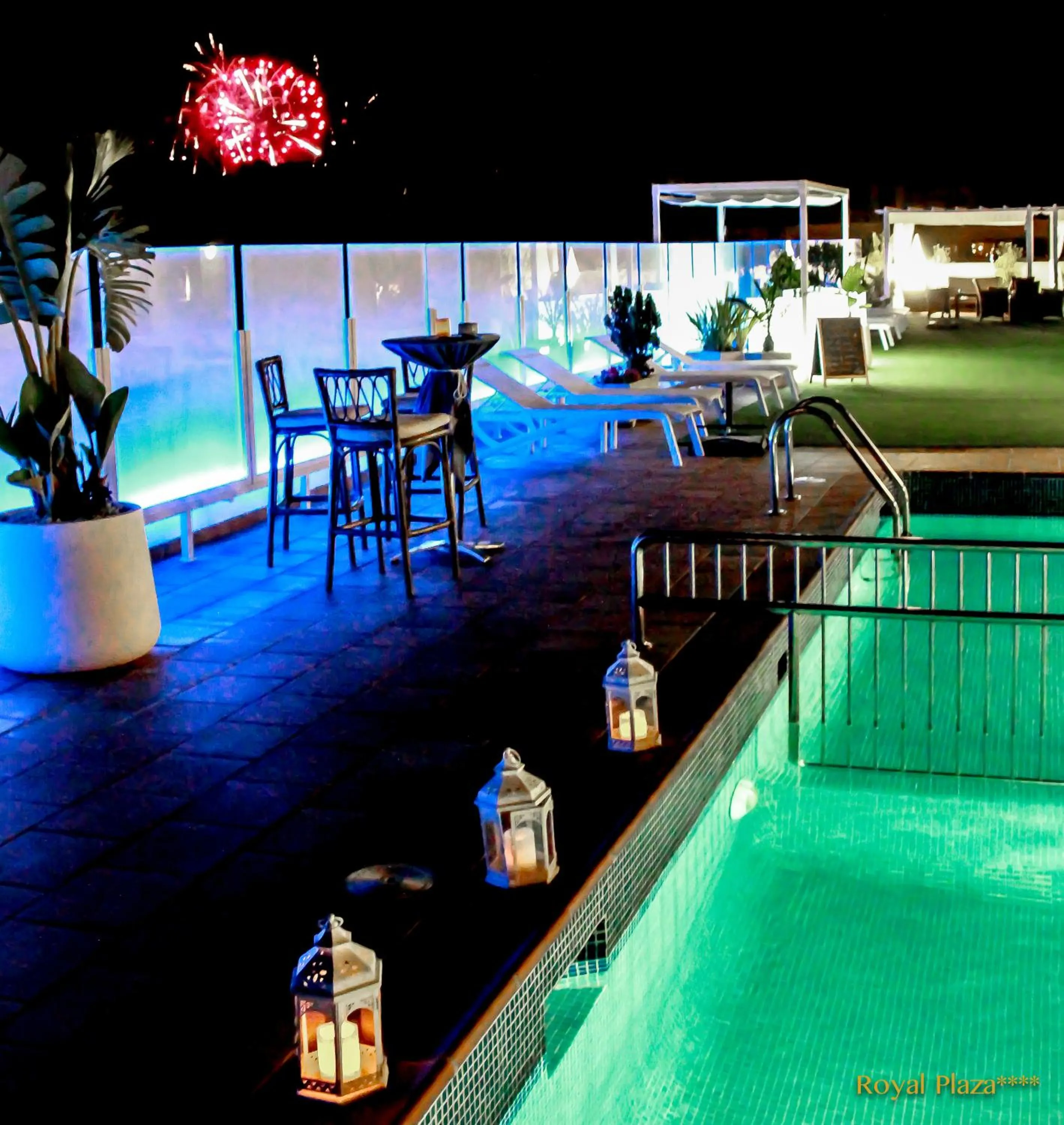 Patio in Hotel Royal Plaza