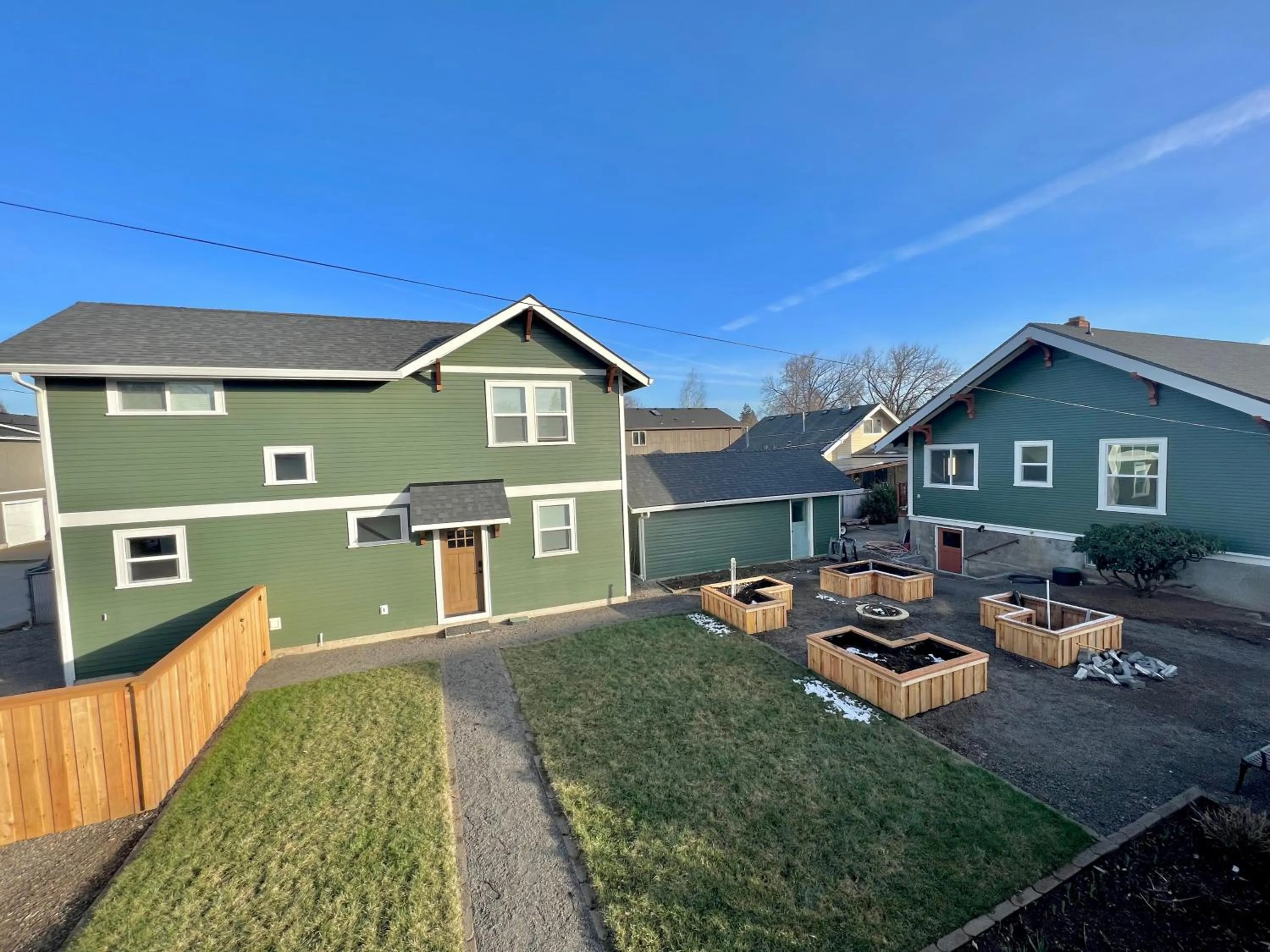 Property building in Custom Built Cottage in Downtown with Pool