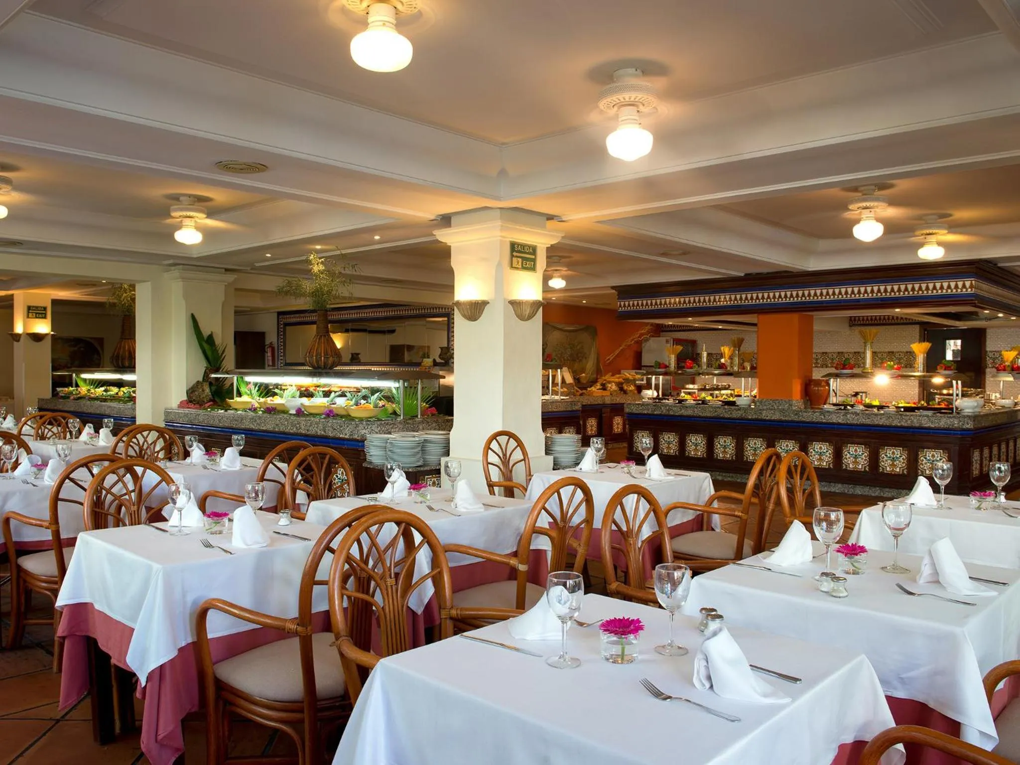 Restaurant/places to eat in BlueBay Banús