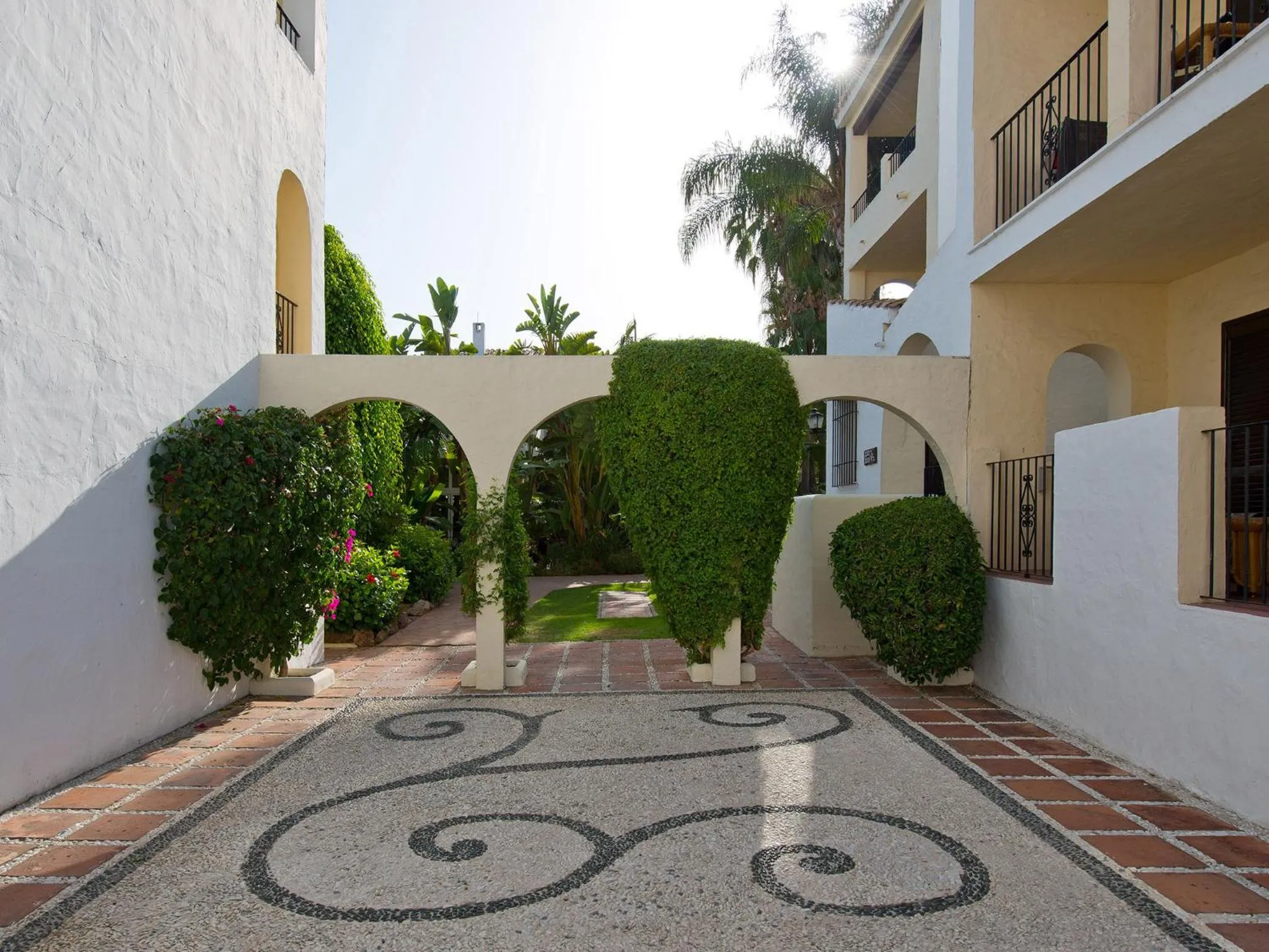 Facade/entrance in BlueBay Banús