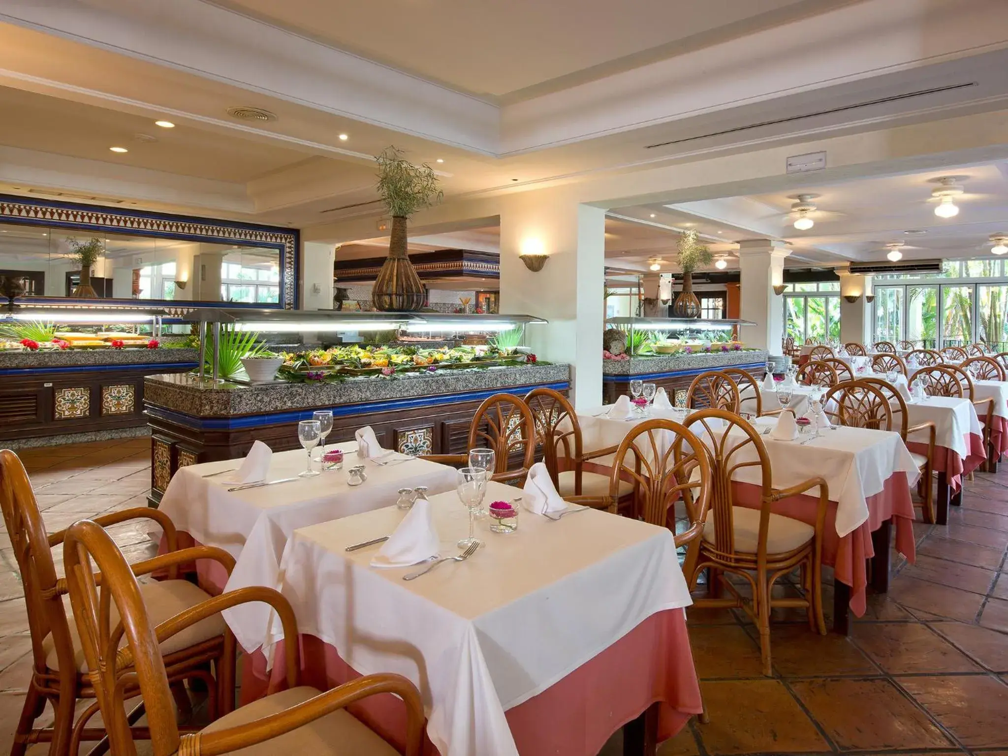 Restaurant/places to eat in BlueBay Banús Restaurant/places to eat in BlueBay Banús