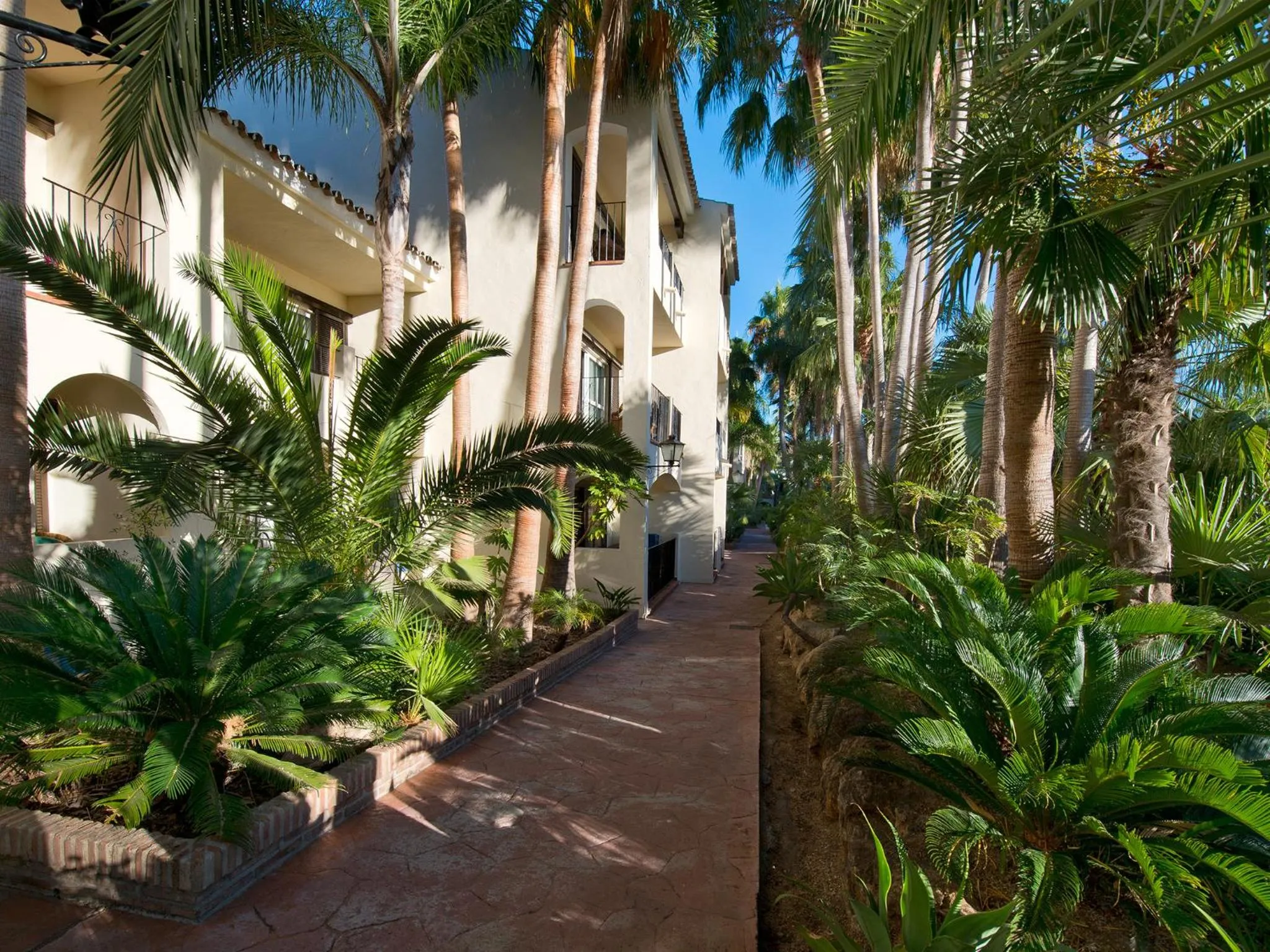 Facade/entrance in BlueBay Banús