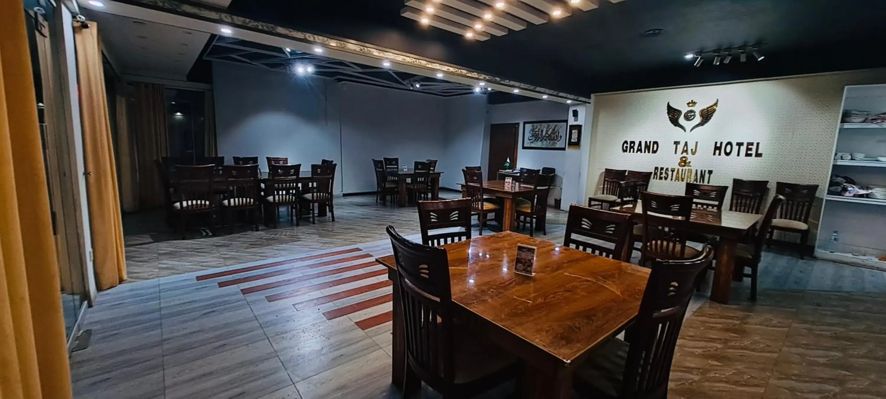 Restaurant/places to eat in Grand Taj Restaurant/places to eat in Grand Taj